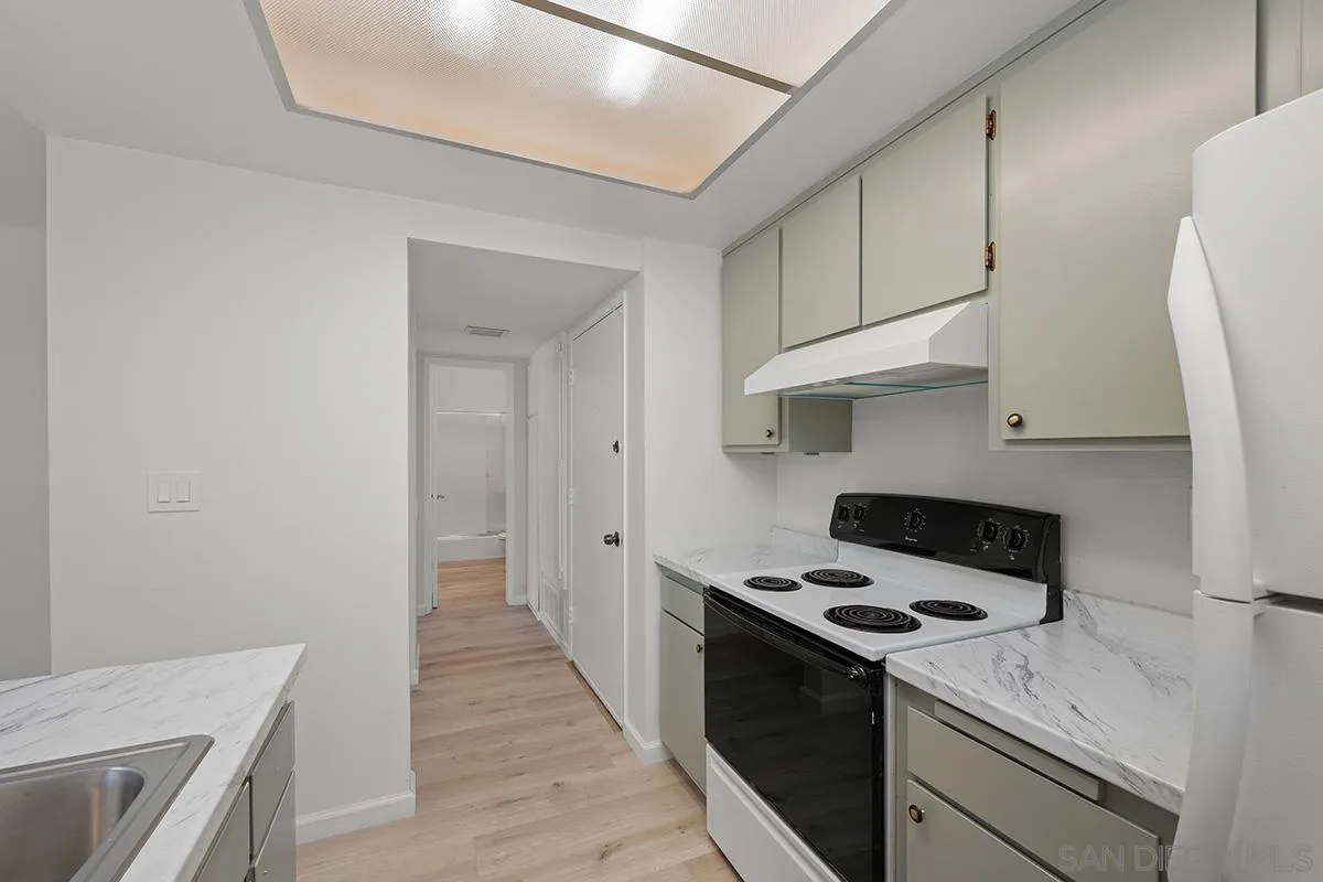 Photo #14: 260017927 Listing: Photo #14