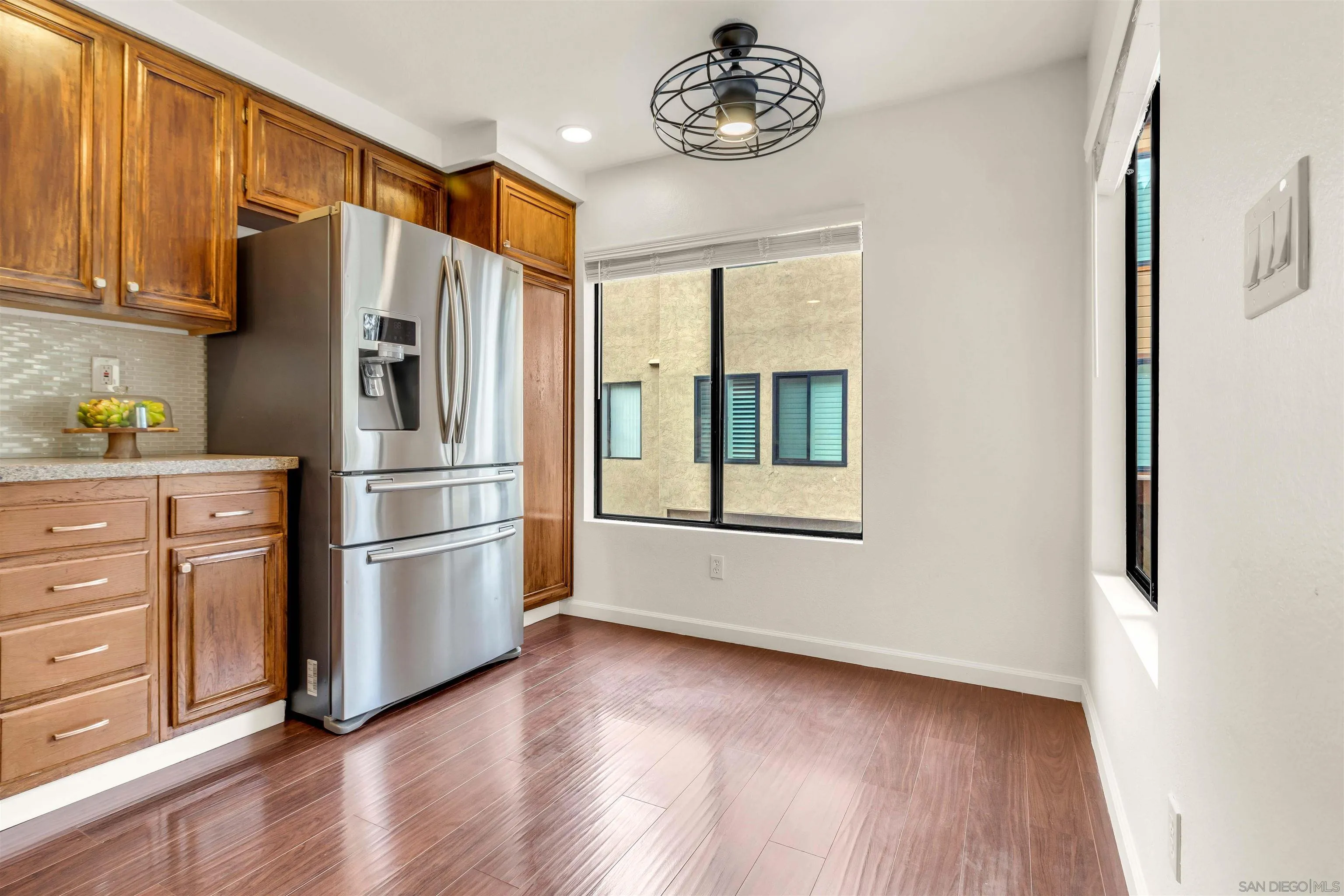 https://cdn.realtyfeed.com/cdn/127/260017942/0bade827b8ef4361a1b9259350f9e817.webp
