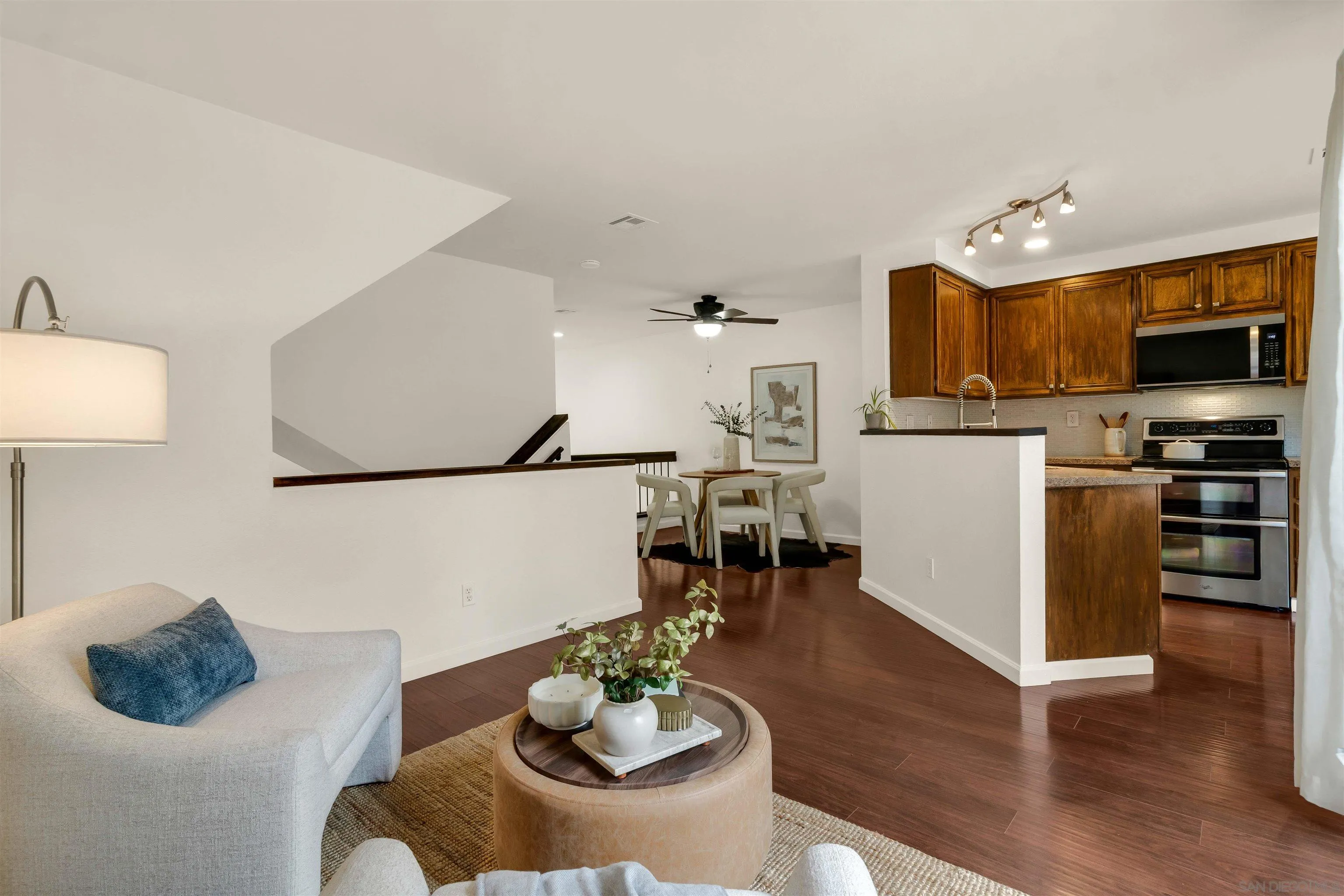 https://cdn.realtyfeed.com/cdn/127/260017942/0d7f2edfe12c17e28d08cbea222ba21b.webp