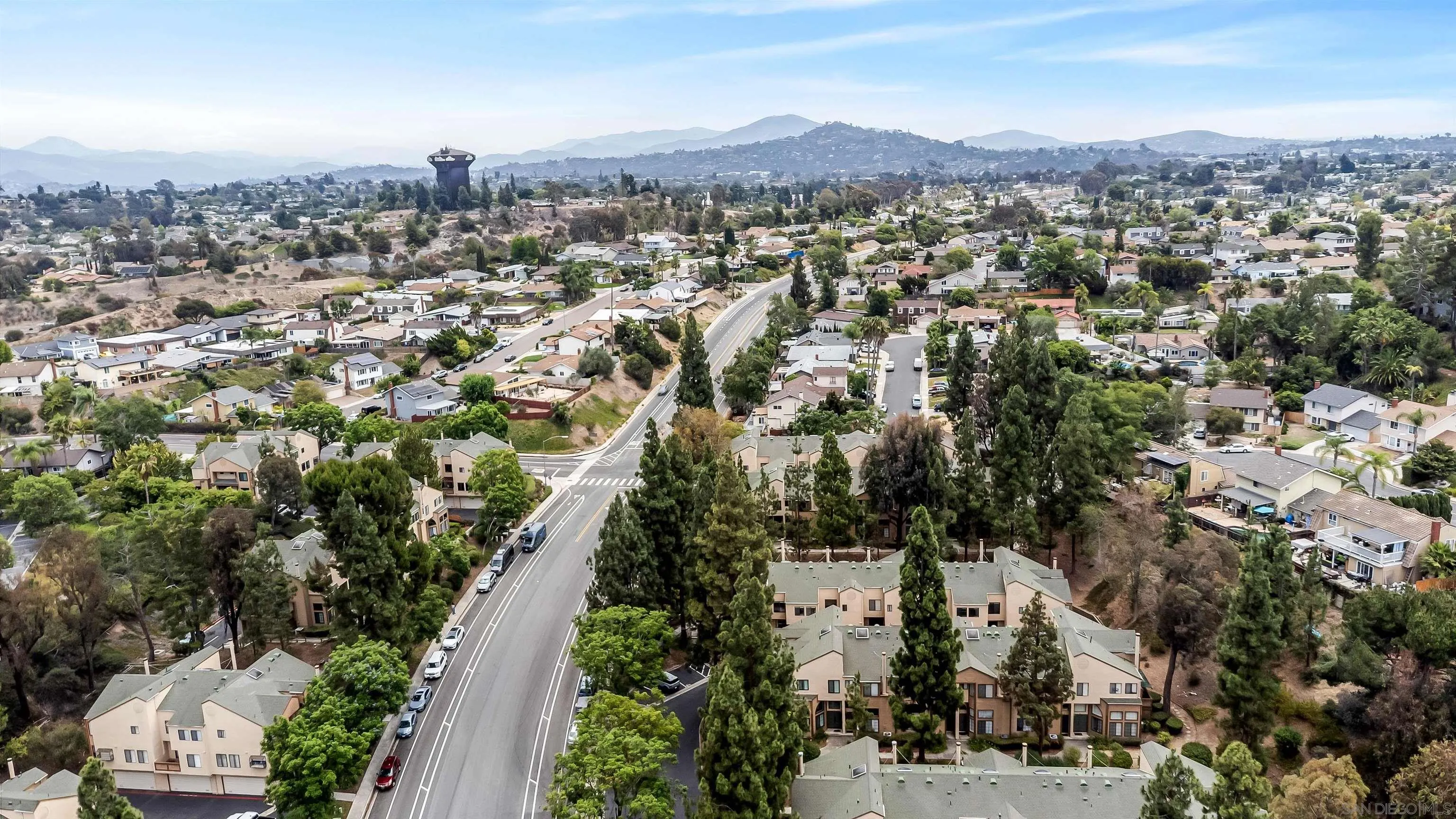 https://cdn.realtyfeed.com/cdn/127/260017942/b8638b14e4404414cdd7f498339ef260.webp
