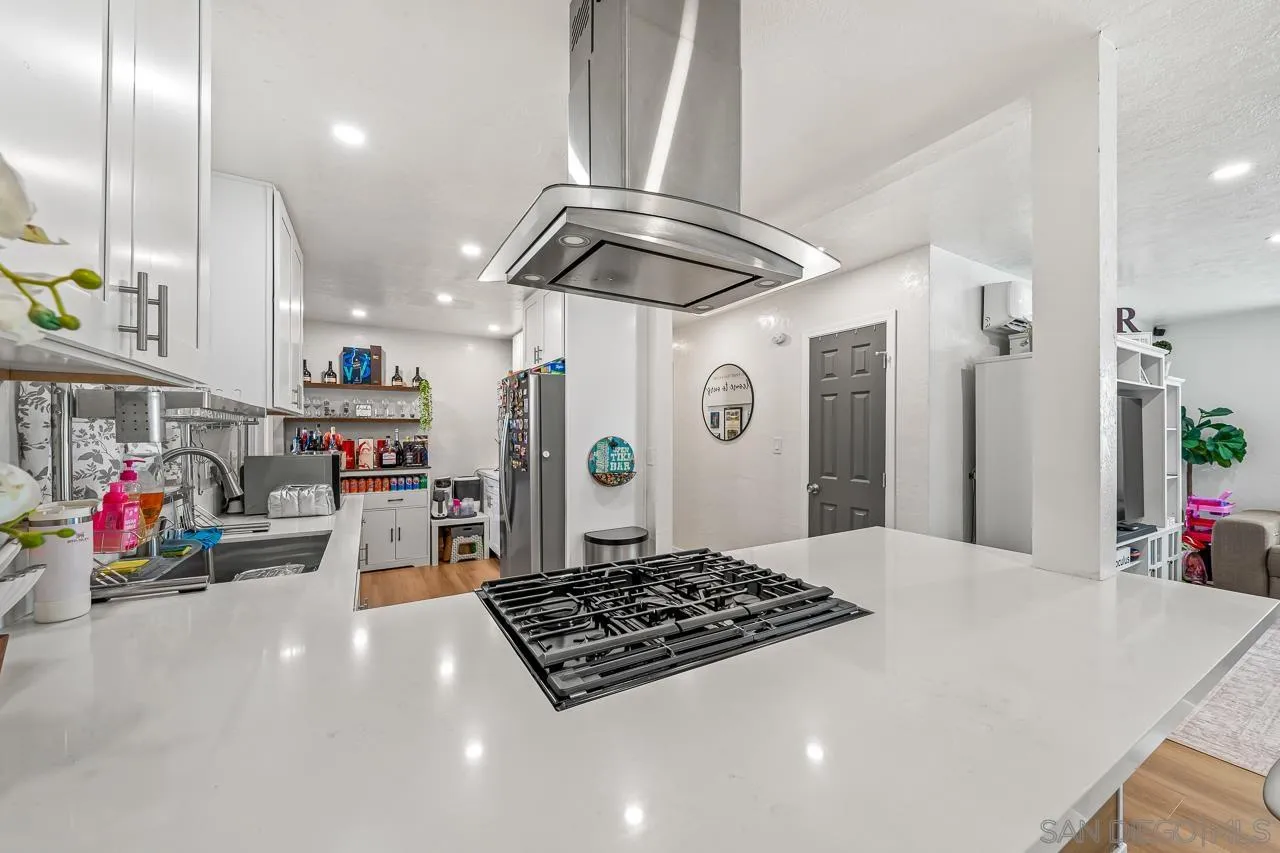 https://cdn.realtyfeed.com/cdn/127/260017946/07e63450fbf364563338b042b57fbfe7.webp