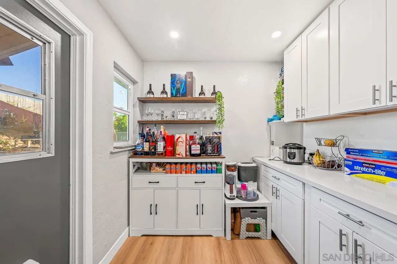 https://cdn.realtyfeed.com/cdn/127/260017946/3ec4cbc436819e3d9626f72a6d717ae9.webp