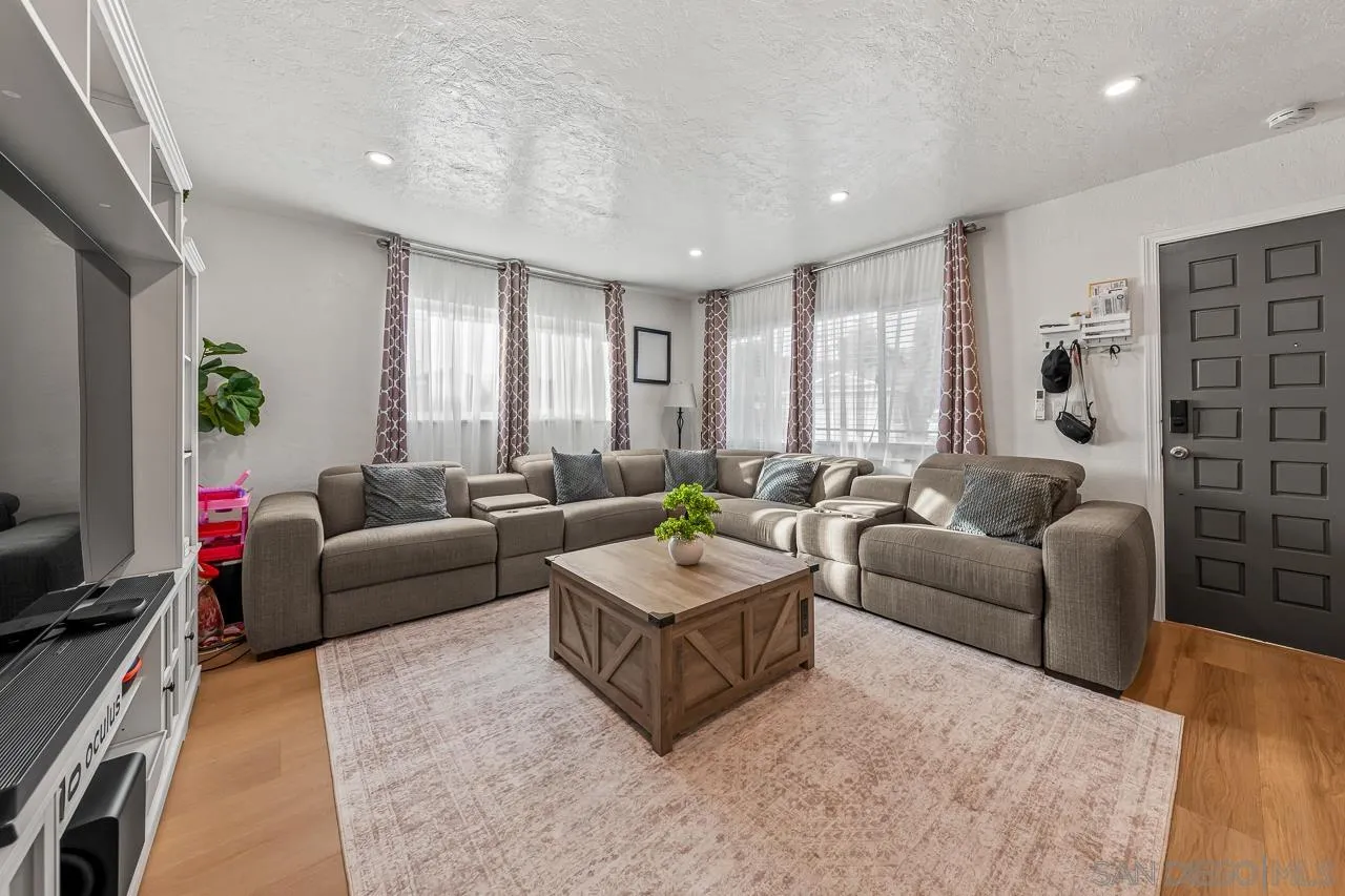 https://cdn.realtyfeed.com/cdn/127/260017946/aa203034de420be91b6d3d0c786f50ec.webp