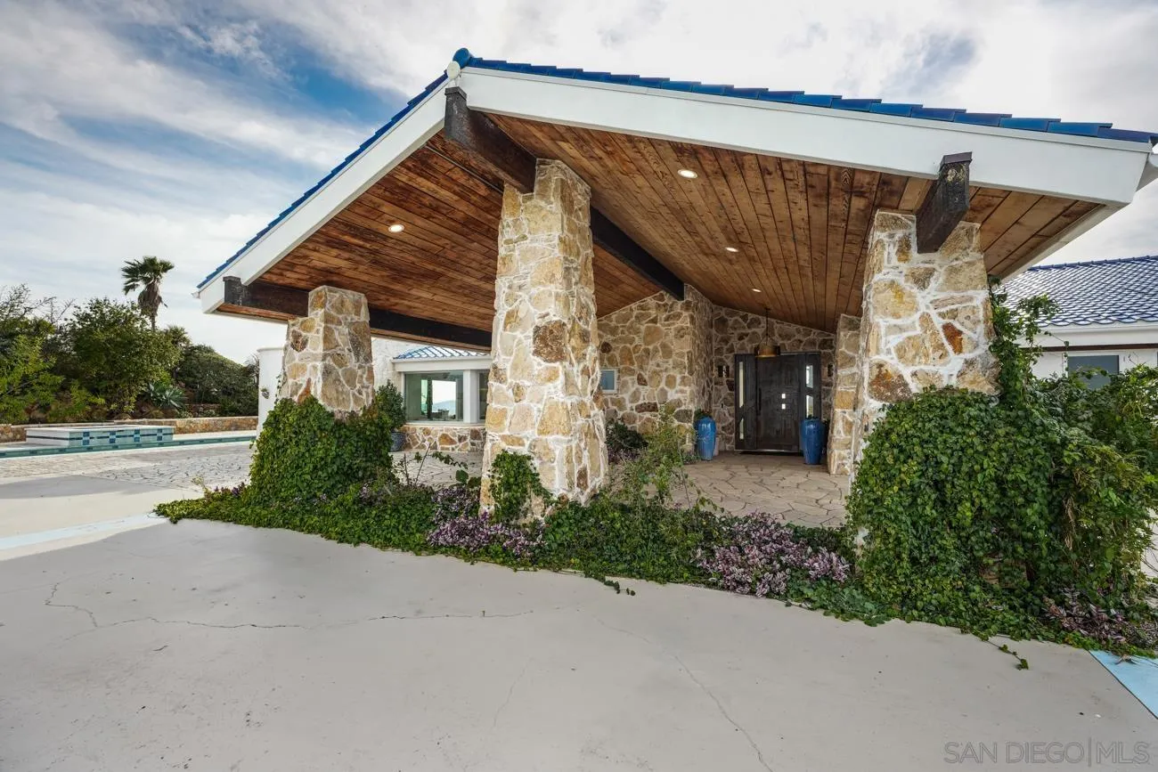 https://cdn.realtyfeed.com/cdn/127/260017949/12390f0bbeb22154482d066c57120fbd.webp