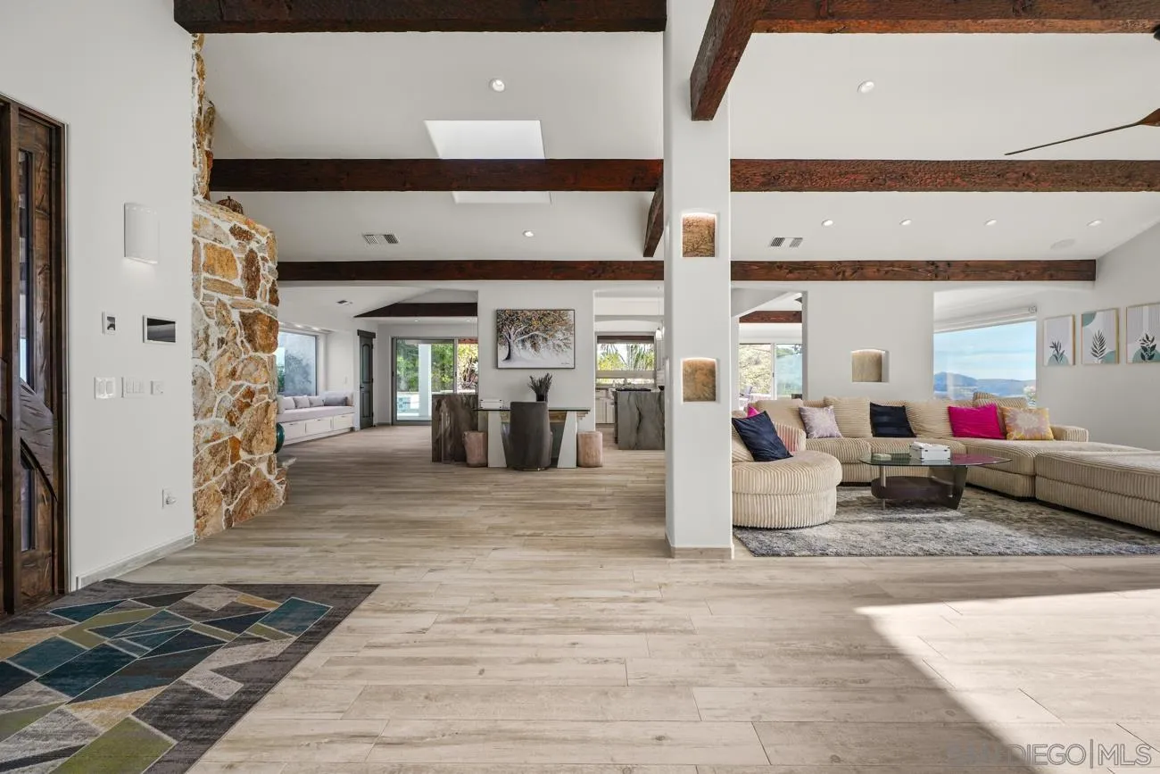 https://cdn.realtyfeed.com/cdn/127/260017949/49910c23939ef6b78522e0e610097c5a.webp