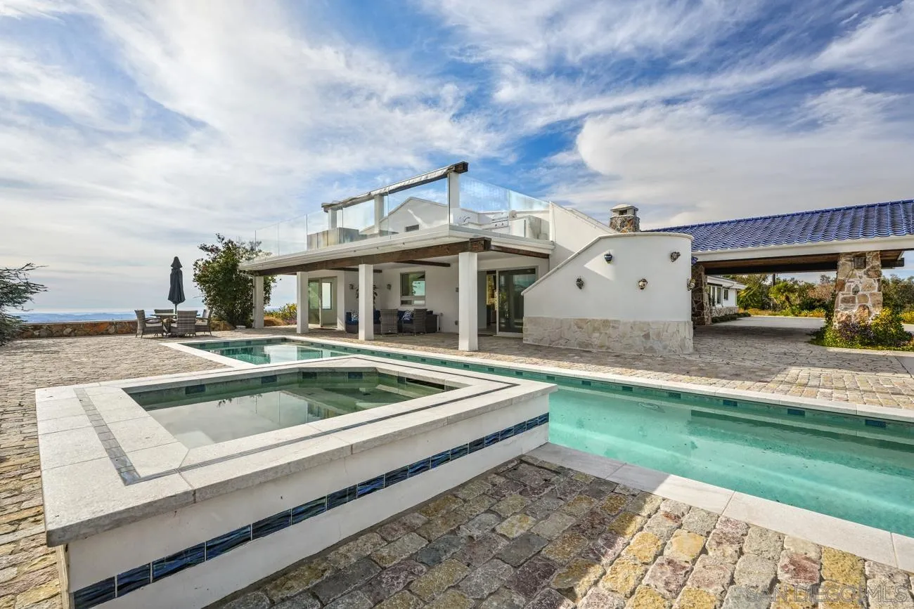 https://cdn.realtyfeed.com/cdn/127/260017949/82da3ab8cebdcfc537ce5c59be109fd9.webp