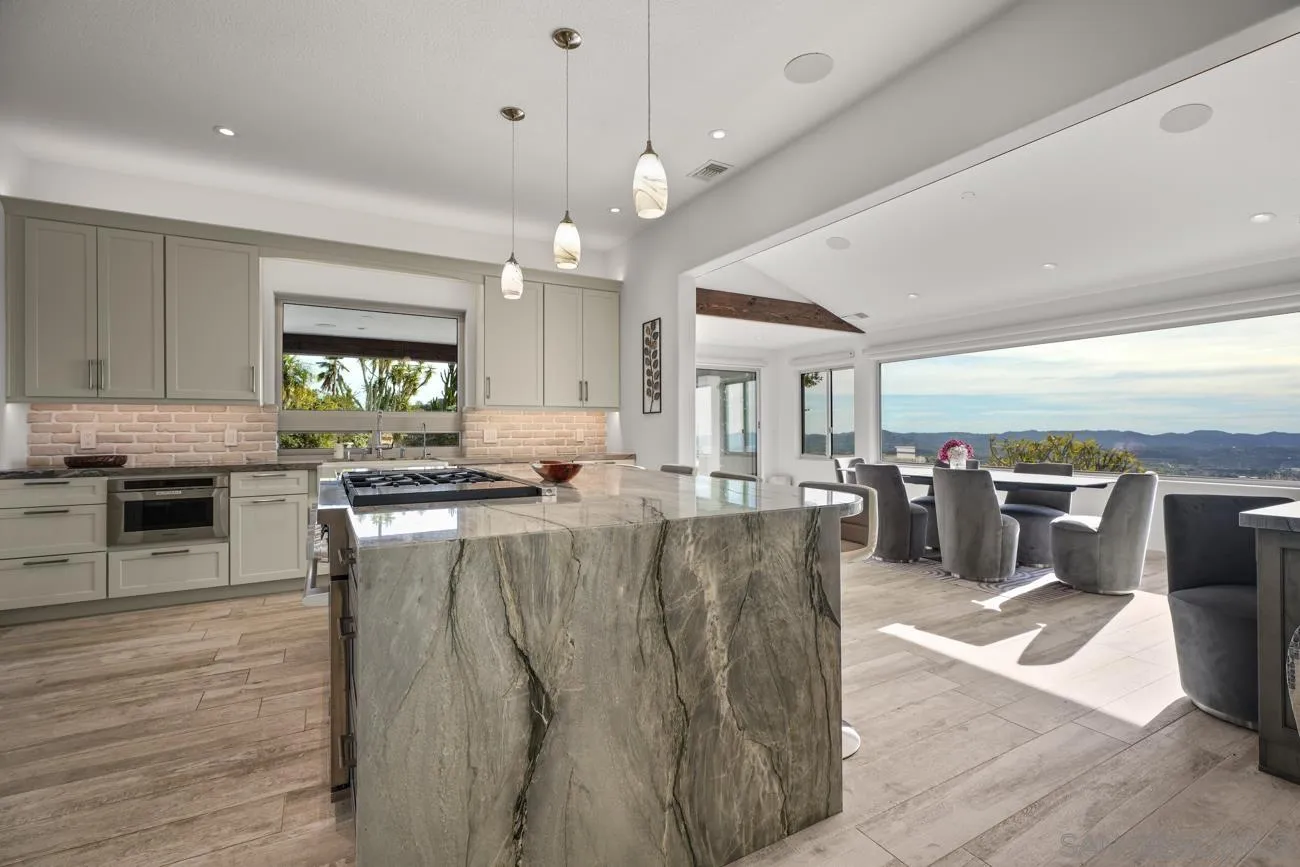 https://cdn.realtyfeed.com/cdn/127/260017949/8c628cb0072e72bf5ada29b35a6bbe6e.webp