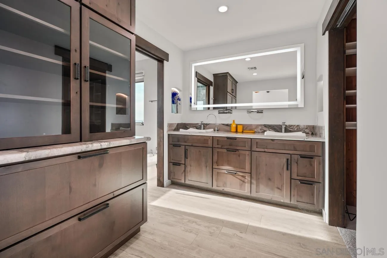 https://cdn.realtyfeed.com/cdn/127/260017949/8ee66ebcaeca92ac795e27e93672ca2d.webp