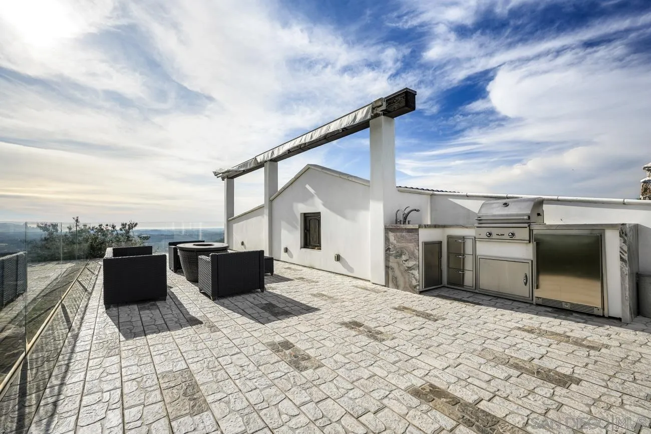 https://cdn.realtyfeed.com/cdn/127/260017949/9a6516929235eeda09491546b253df38.webp