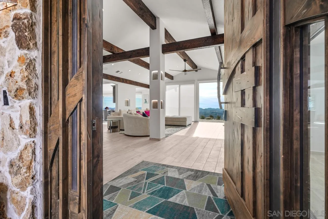 https://cdn.realtyfeed.com/cdn/127/260017949/e574565c7b3065e5ff328533b04be2df.webp