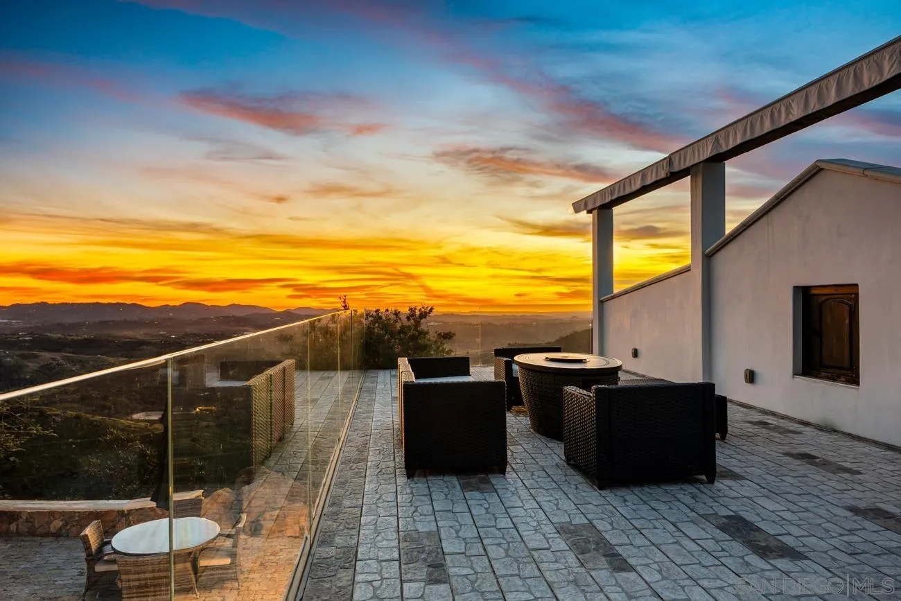 https://cdn.realtyfeed.com/cdn/127/260017949/e831a2e1ff94b7082f26f32d249c7c60.webp