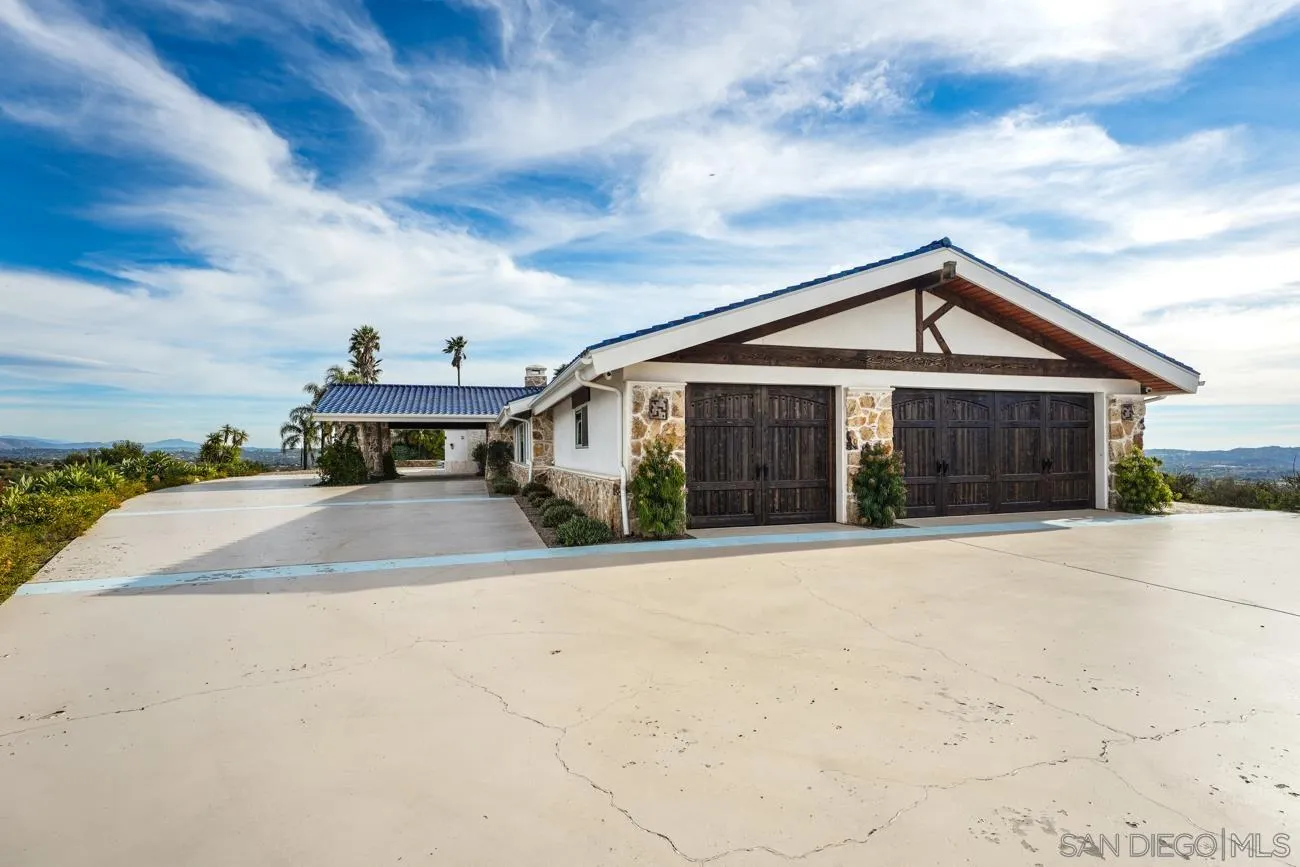 https://cdn.realtyfeed.com/cdn/127/260017949/ec6e3e6b72e66f98b49de1dc0fe4143b.webp