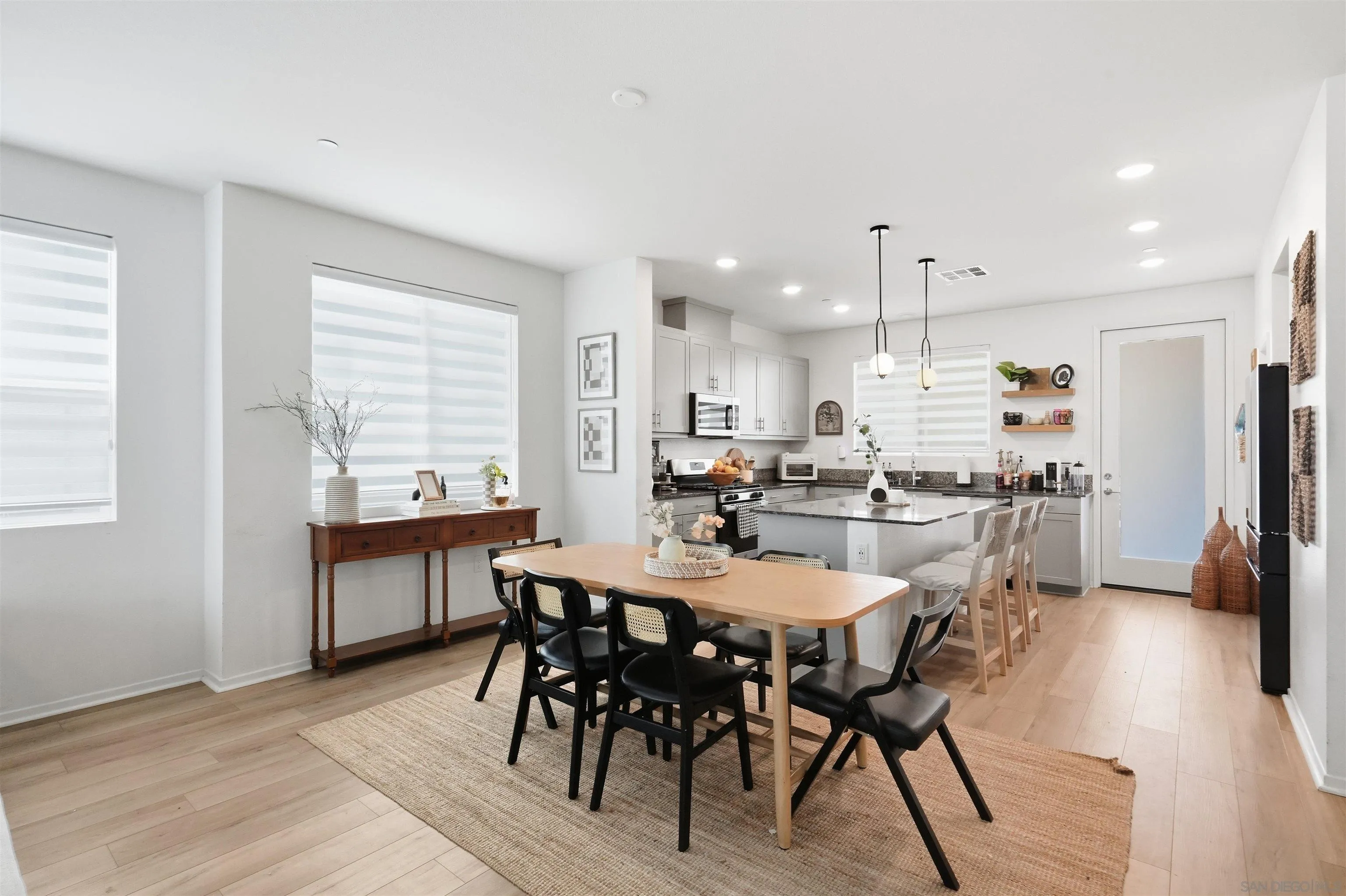 https://cdn.realtyfeed.com/cdn/127/260017961/1a3e1123ea593e2e6a2c4cd3536e18ee.webp