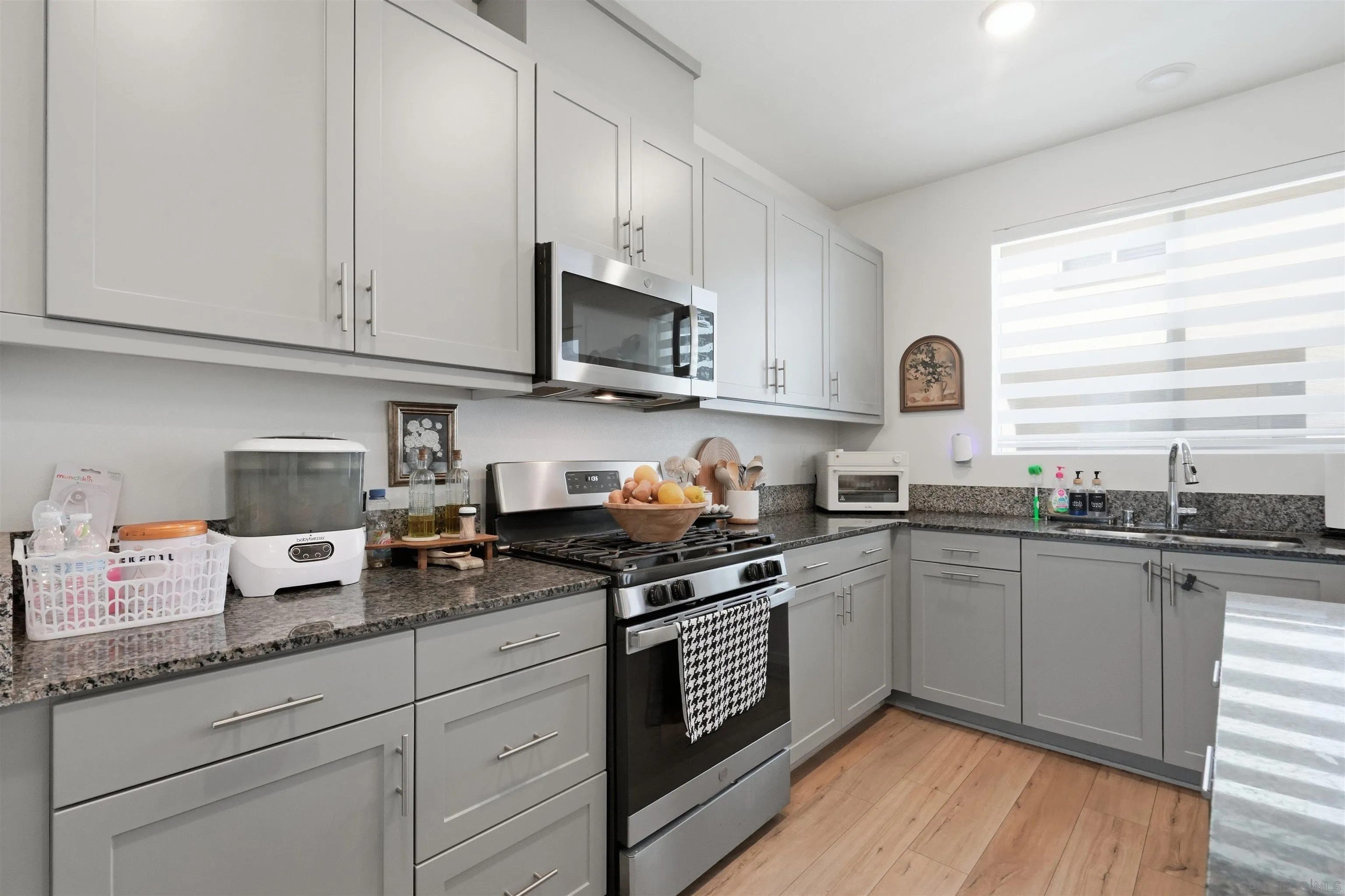 https://cdn.realtyfeed.com/cdn/127/260017961/1e49d2fa3e9829978de718609ab40bd4.webp