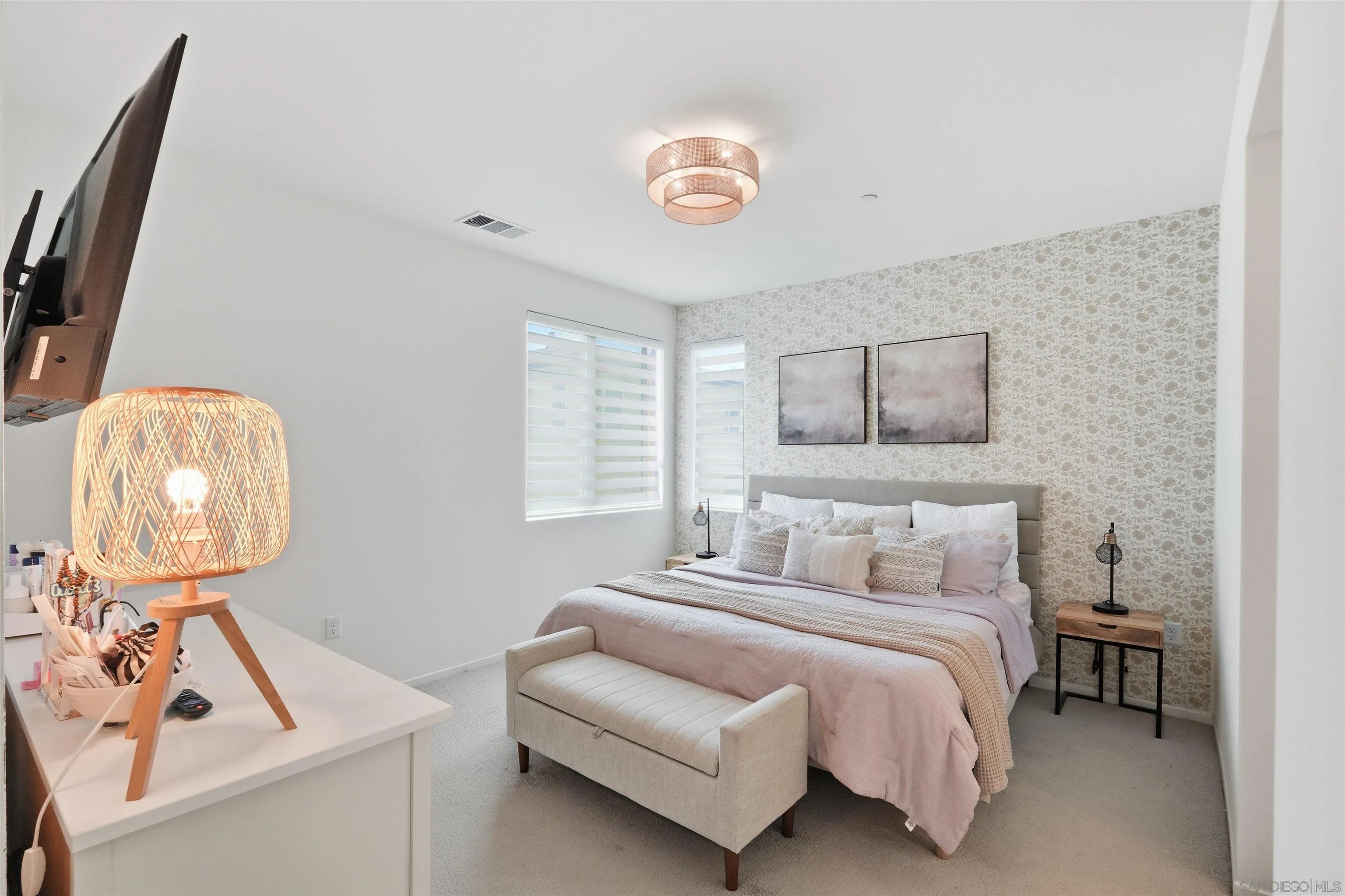https://cdn.realtyfeed.com/cdn/127/260017961/81522850eafb3bdbb20e489e913e504f.webp