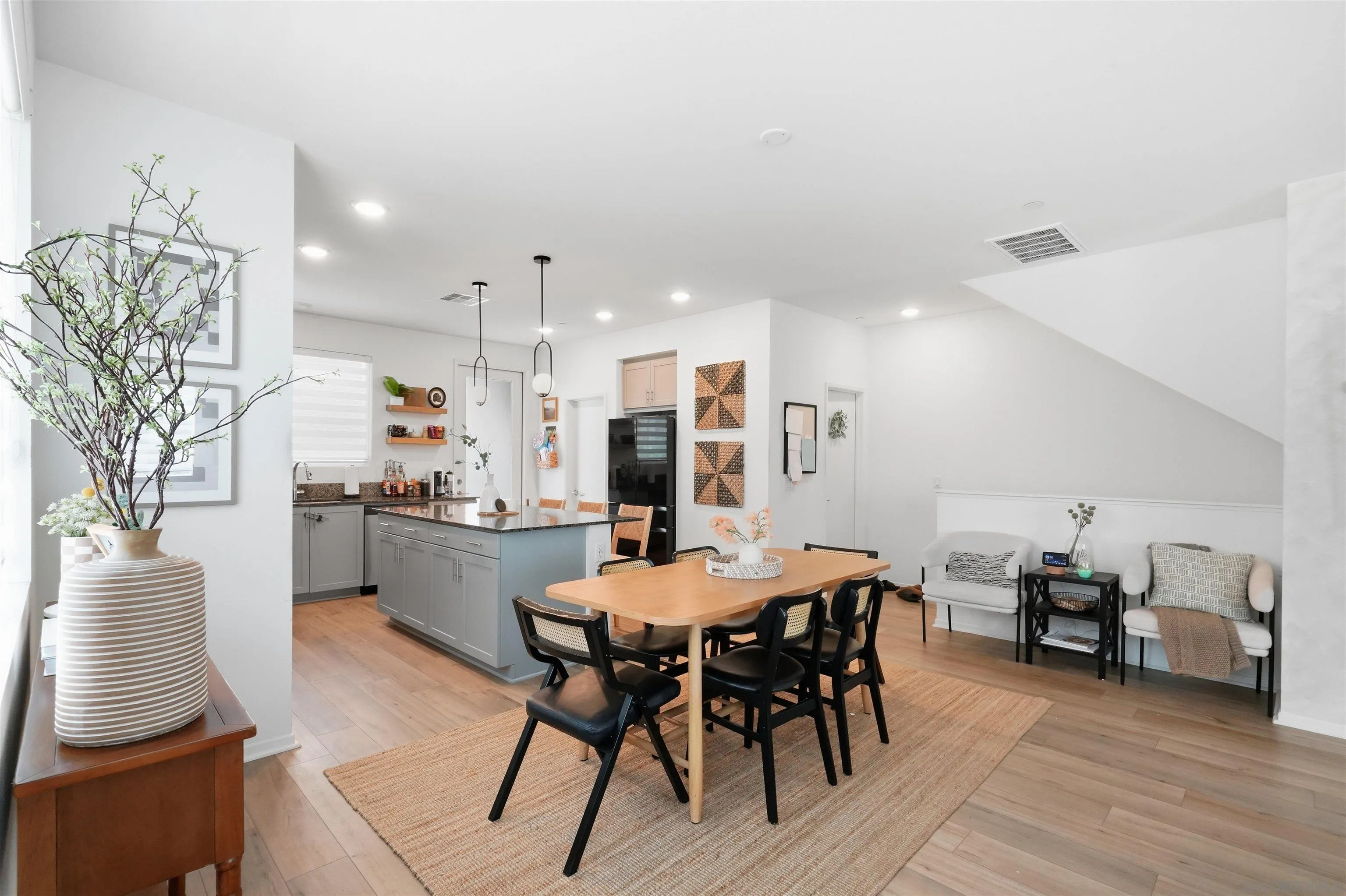 https://cdn.realtyfeed.com/cdn/127/260017961/8c63d499fc658b24293e1f6030ed5db5.webp