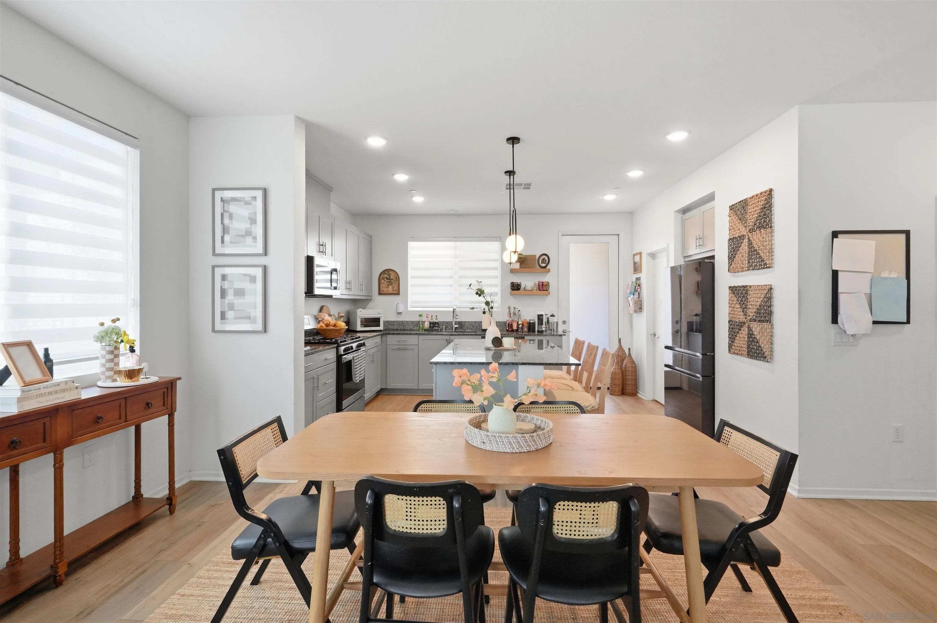 https://cdn.realtyfeed.com/cdn/127/260017961/9d7cf0394ae962f0bdcb94ace9b2e5ff.webp