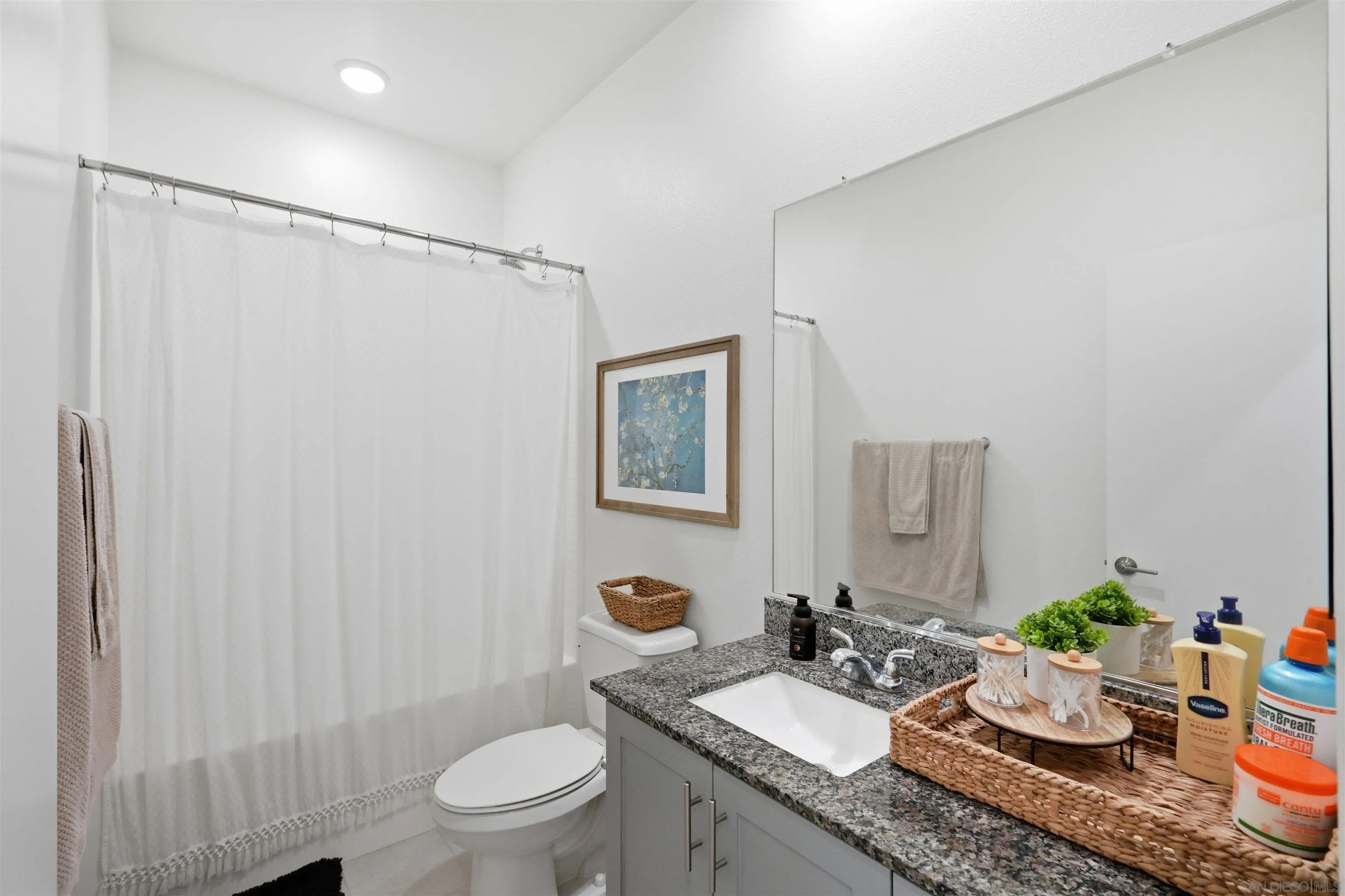 https://cdn.realtyfeed.com/cdn/127/260017961/b91d439bdd493e8781462d1a9095ad78.webp