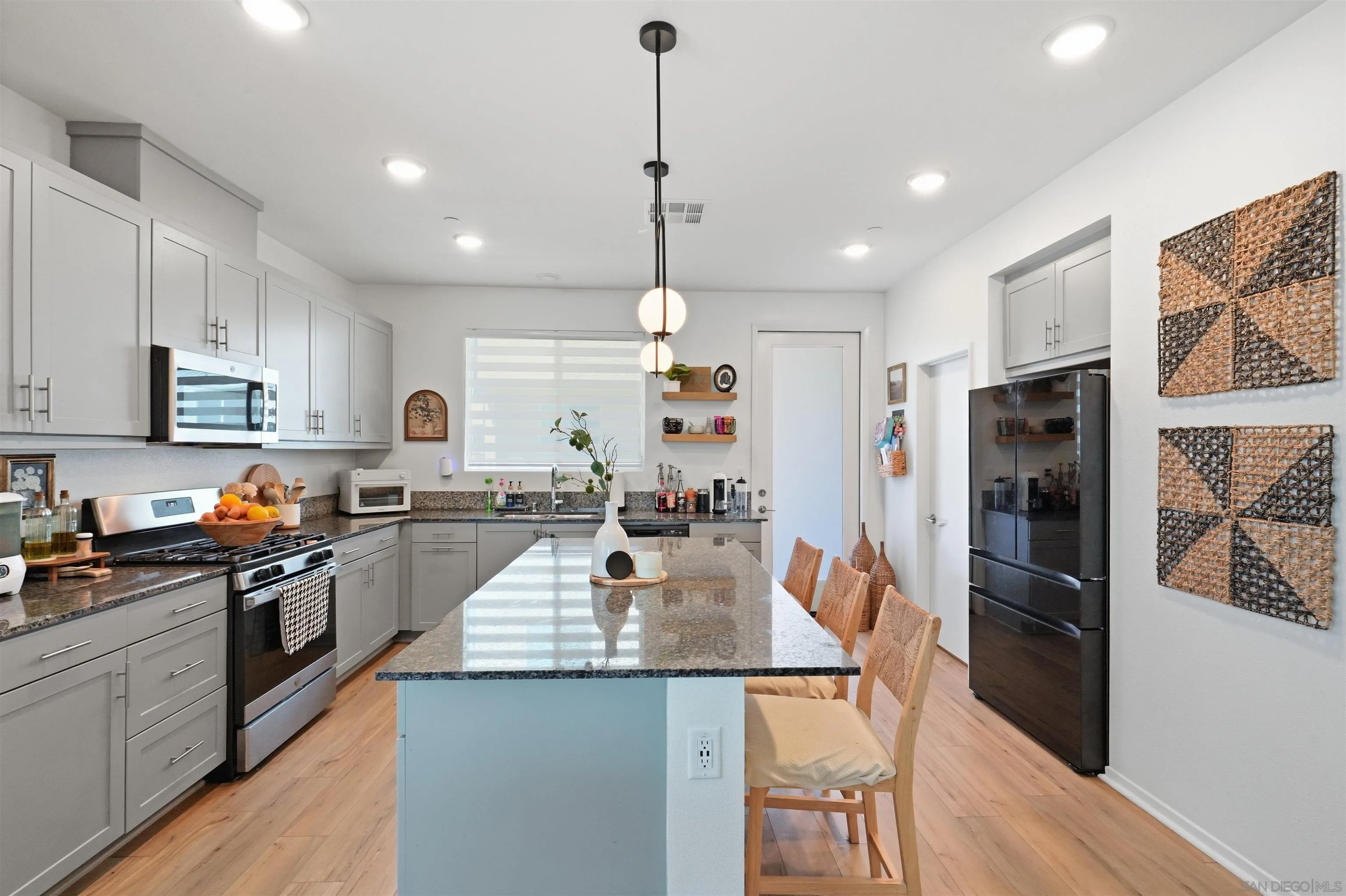 https://cdn.realtyfeed.com/cdn/127/260017961/df2bdf8460ad4f34257de81259a9c0ac.webp