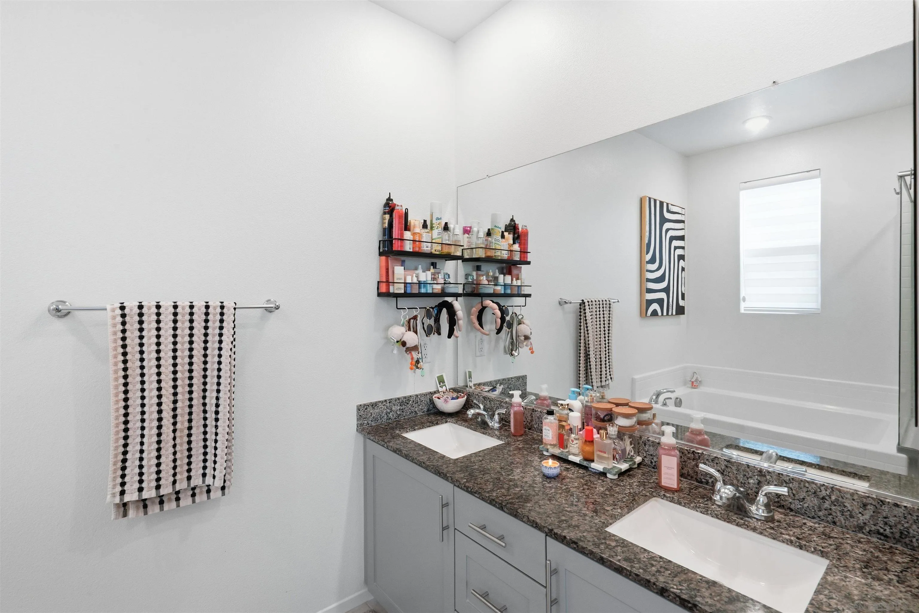 https://cdn.realtyfeed.com/cdn/127/260017961/e5d5bbd3258ec58b0d8121237d06eb62.webp