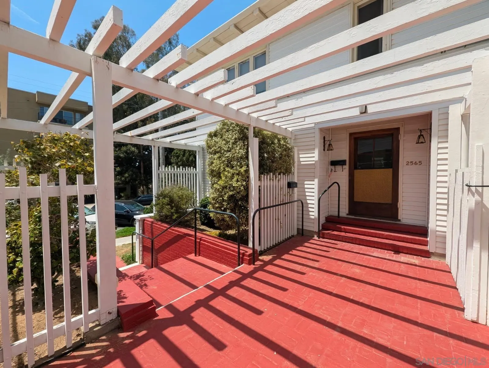 https://cdn.realtyfeed.com/cdn/127/260017963/30e61d8708620e0a799cdb13e94c88d5.webp