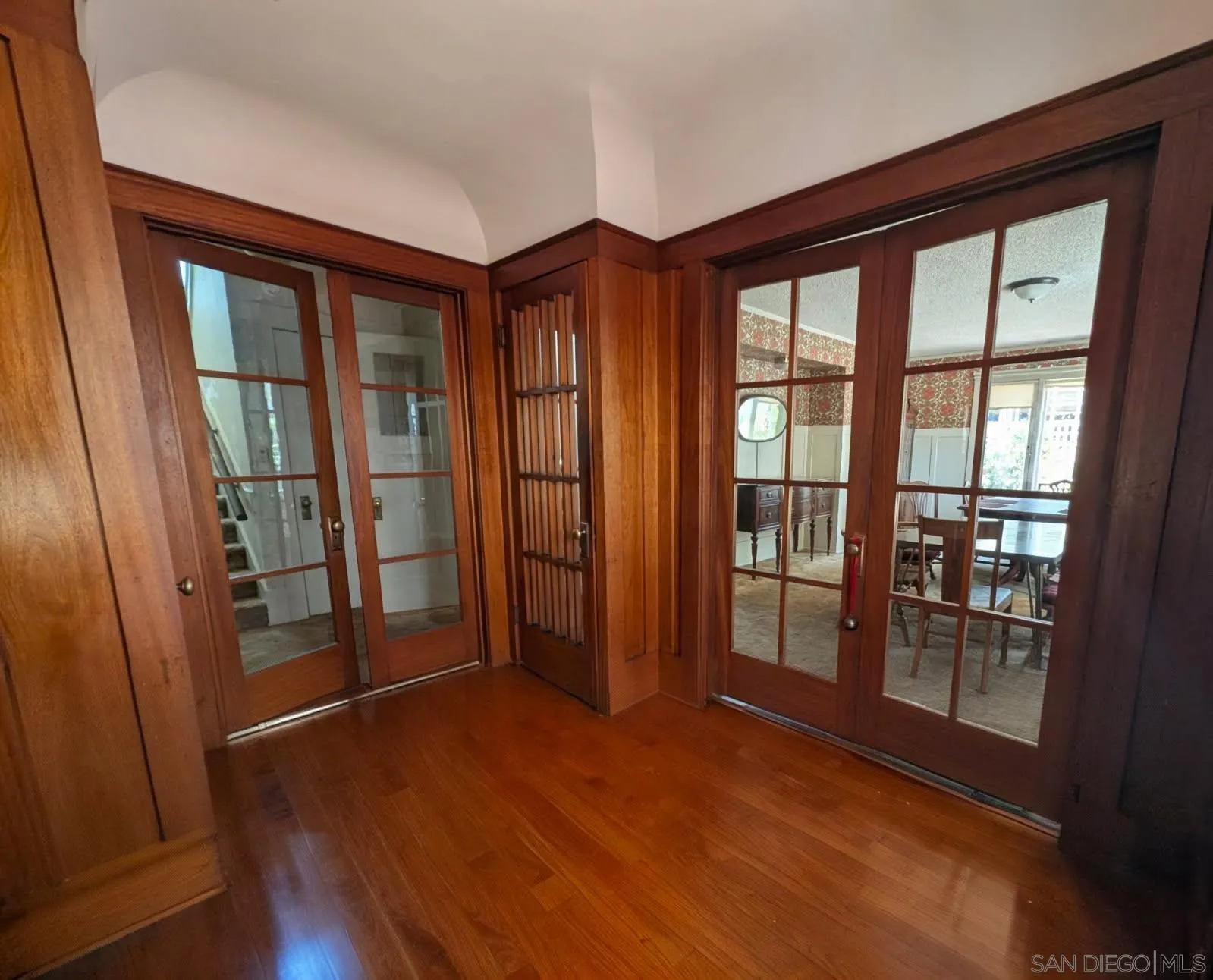 https://cdn.realtyfeed.com/cdn/127/260017963/61e12ba8269d92054226224a8748dbf9.webp