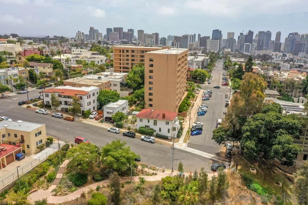 https://cdn.realtyfeed.com/cdn/127/260017963/de99dc2908983e272dd251ce399355c6.webp