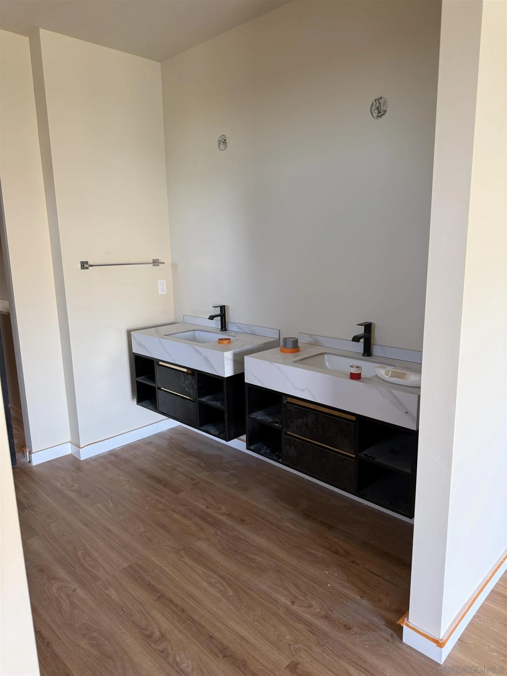 https://cdn.realtyfeed.com/cdn/127/260017964/bd79164e61f37433bdc5fc24066ecb3f.webp