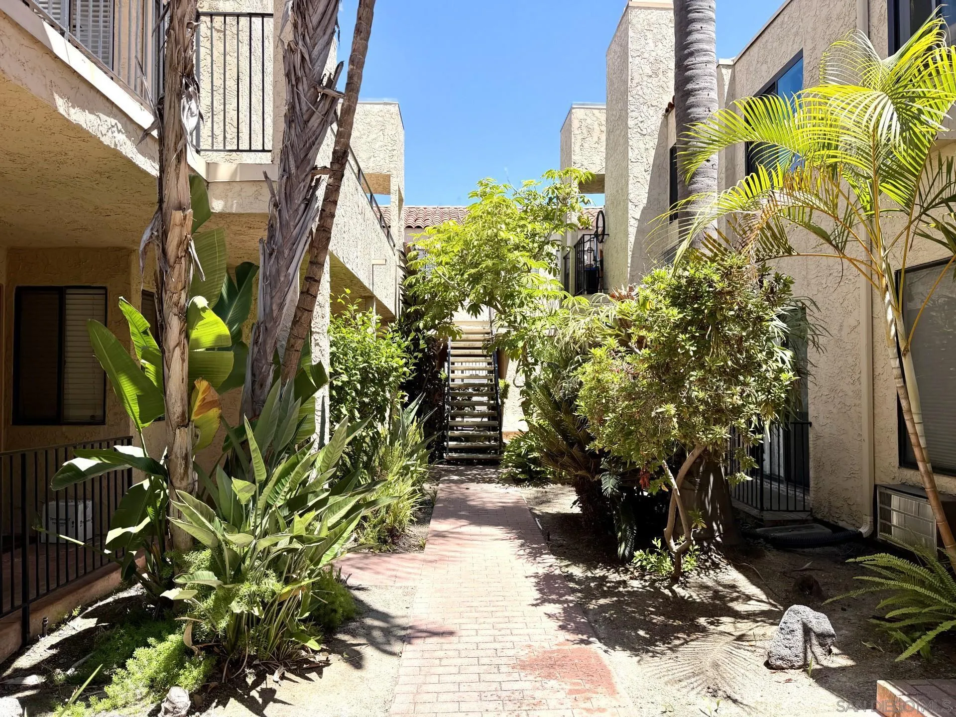 https://cdn.realtyfeed.com/cdn/127/260017965/ddf464e01b2af033e3a367c7b66b52ba.webp