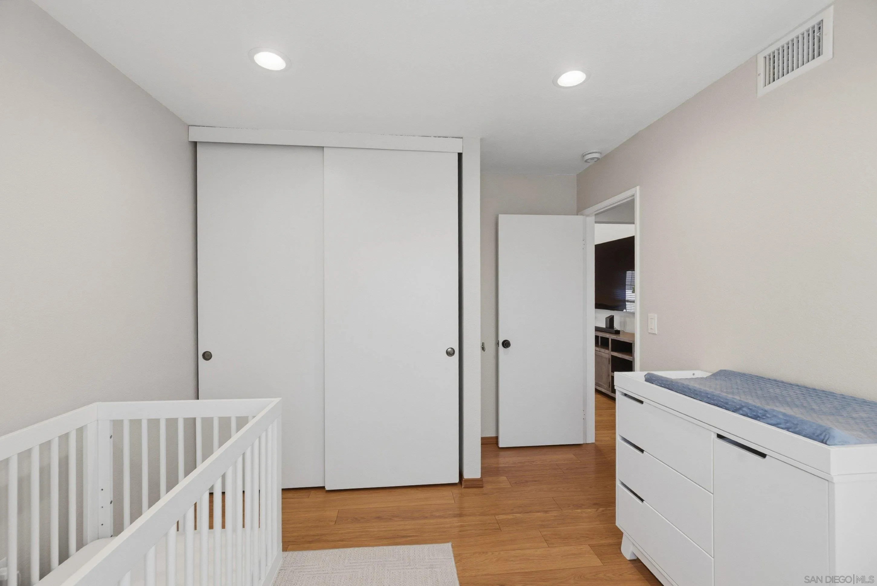 https://cdn.realtyfeed.com/cdn/127/260017968/195af6eb9ac94622796eeb83e27216f1.webp