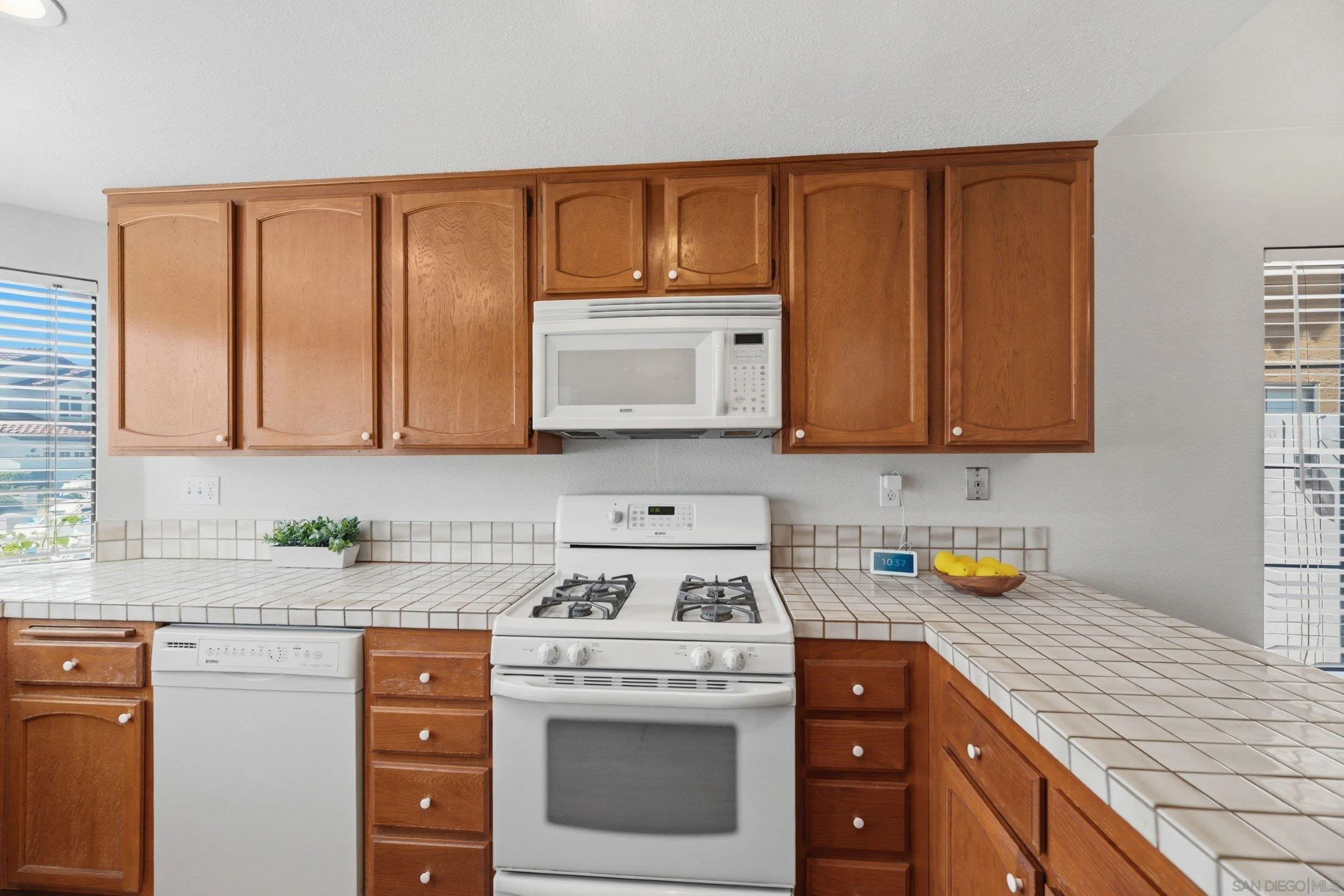https://cdn.realtyfeed.com/cdn/127/260017968/cfdfe8b3aab71ca208cb9b38c974d5b5.webp