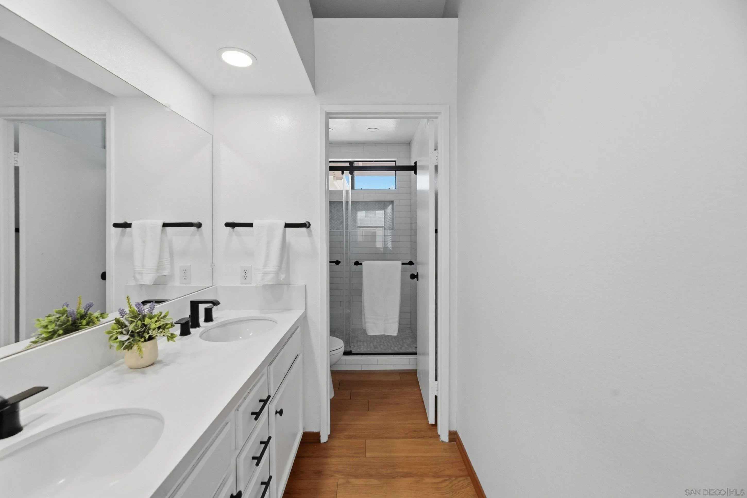https://cdn.realtyfeed.com/cdn/127/260017968/fedc5f6178737f5dc8663ef3ab33cb57.webp