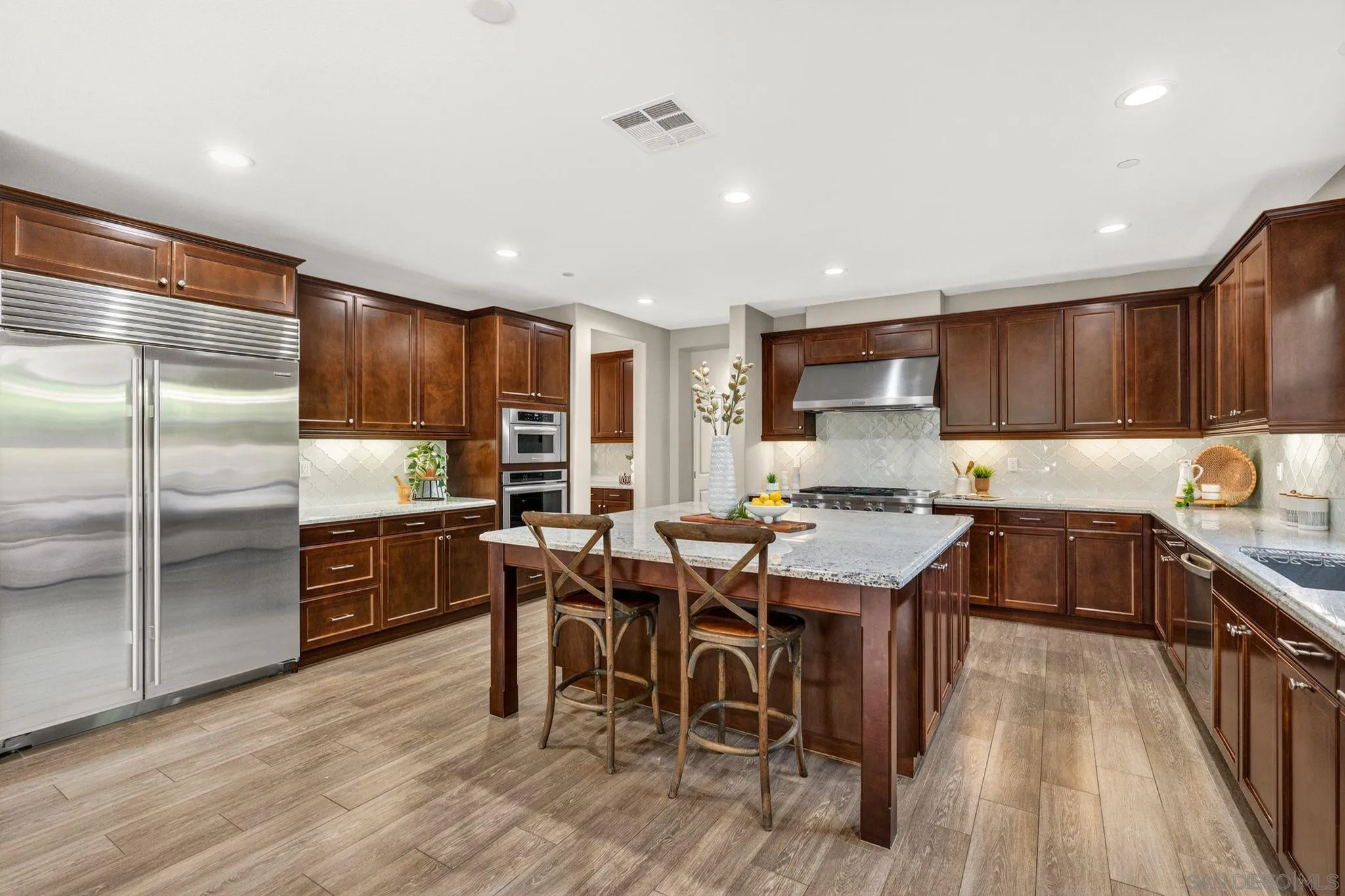 https://cdn.realtyfeed.com/cdn/127/260017970/1ebeebb858dc8d0c8338546ab067419a.webp