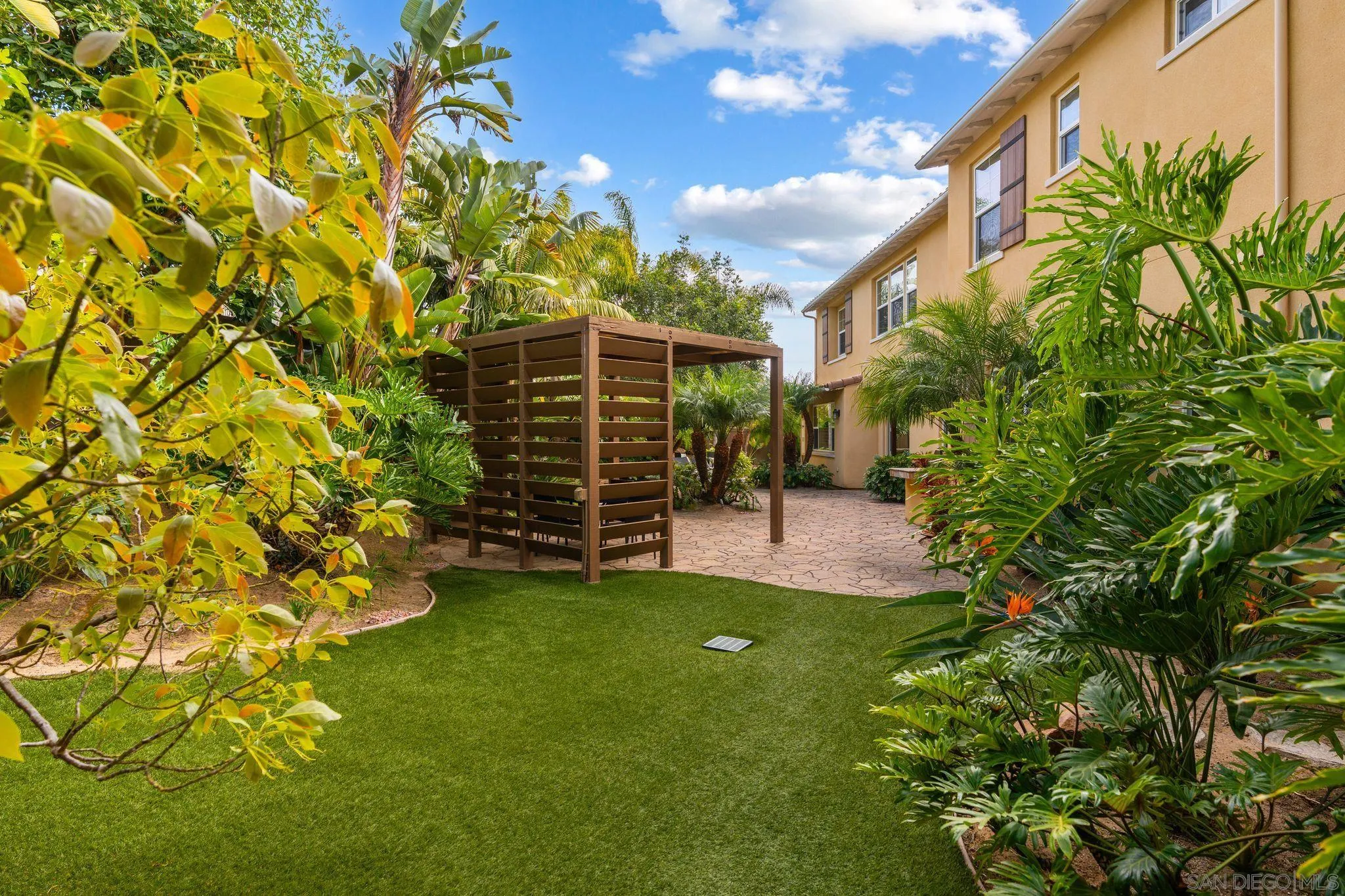 https://cdn.realtyfeed.com/cdn/127/260017970/870c015ab4f915c3c870808b3bfdf2ce.webp