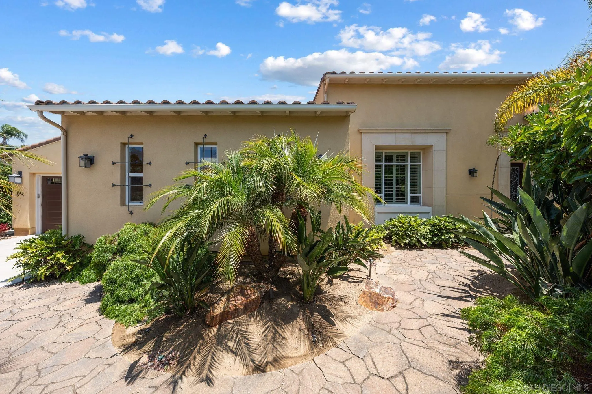 https://cdn.realtyfeed.com/cdn/127/260017970/e5ce59a7c762dd9e310919dff4528963.webp