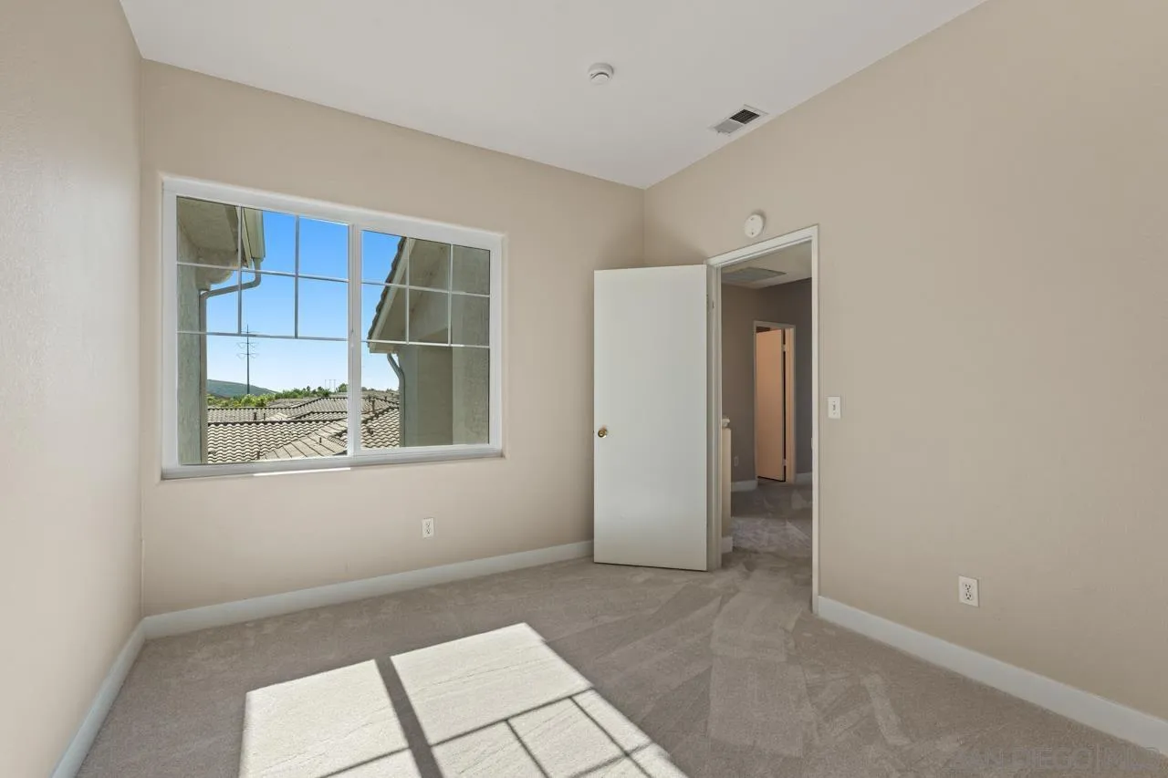 Photo #23: 260017971 Listing: Photo #23