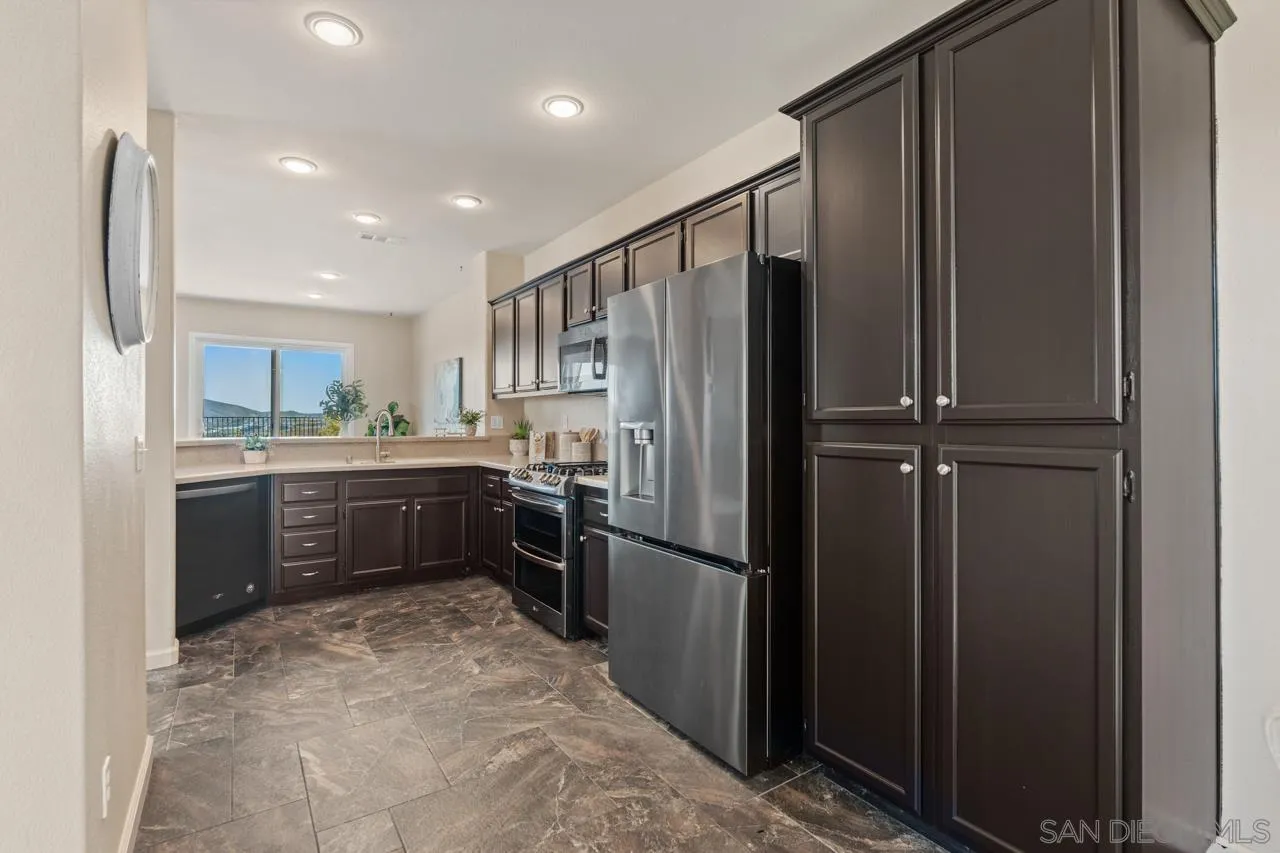 Photo #12: 260017971 Listing: Photo #12