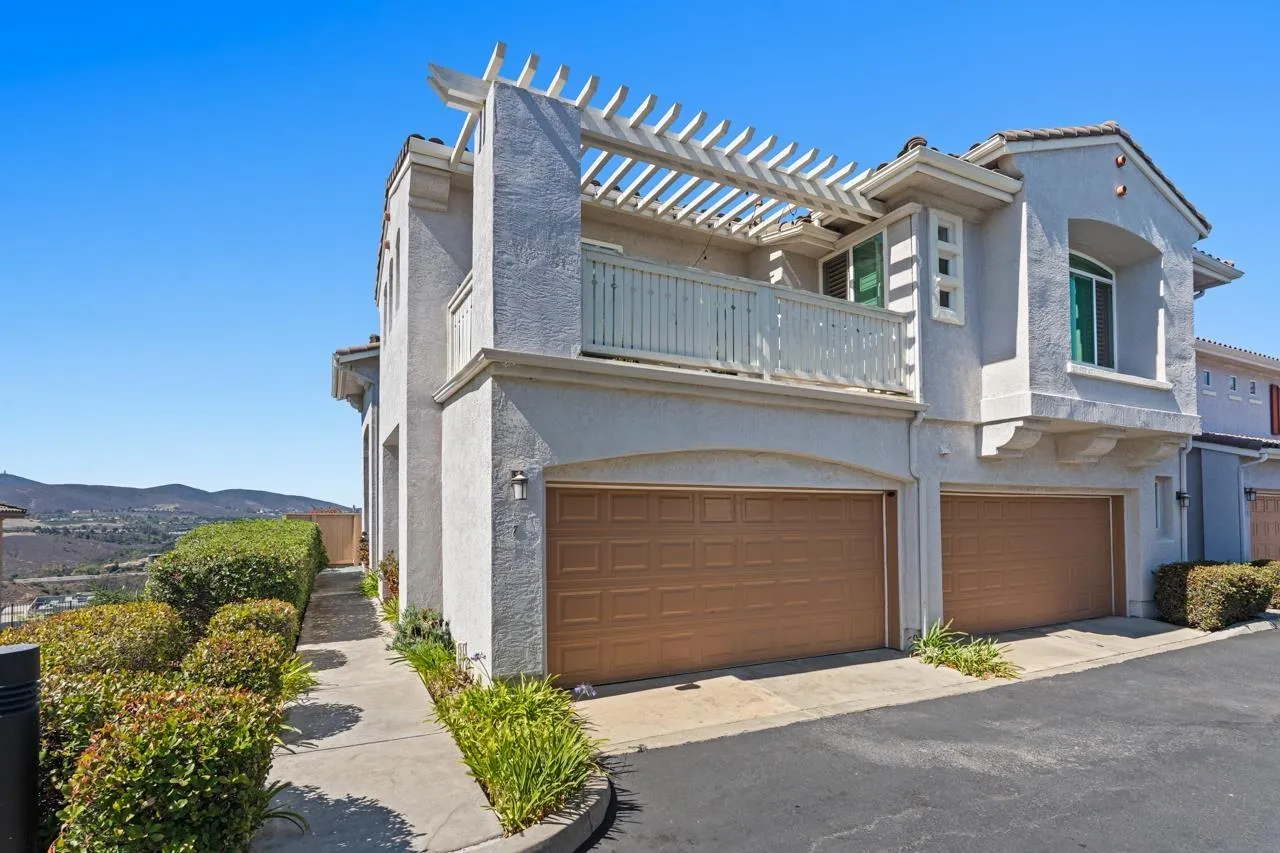 Photo #3: 260017971 Listing: Photo #3