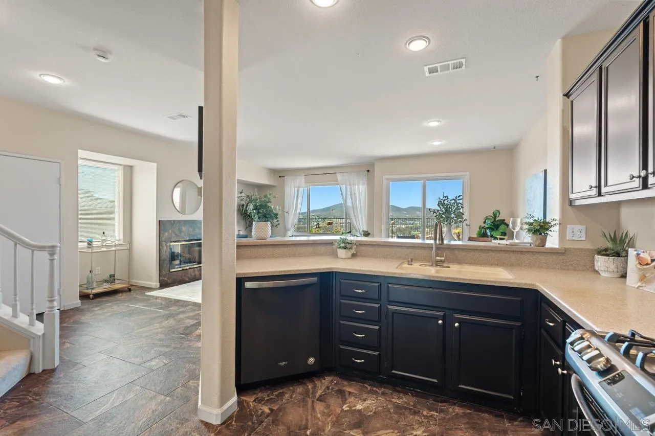 Photo #9: 260017971 Listing: Photo #9