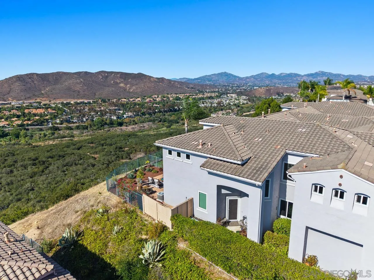 Photo #2: 260017971 Listing: Photo #2