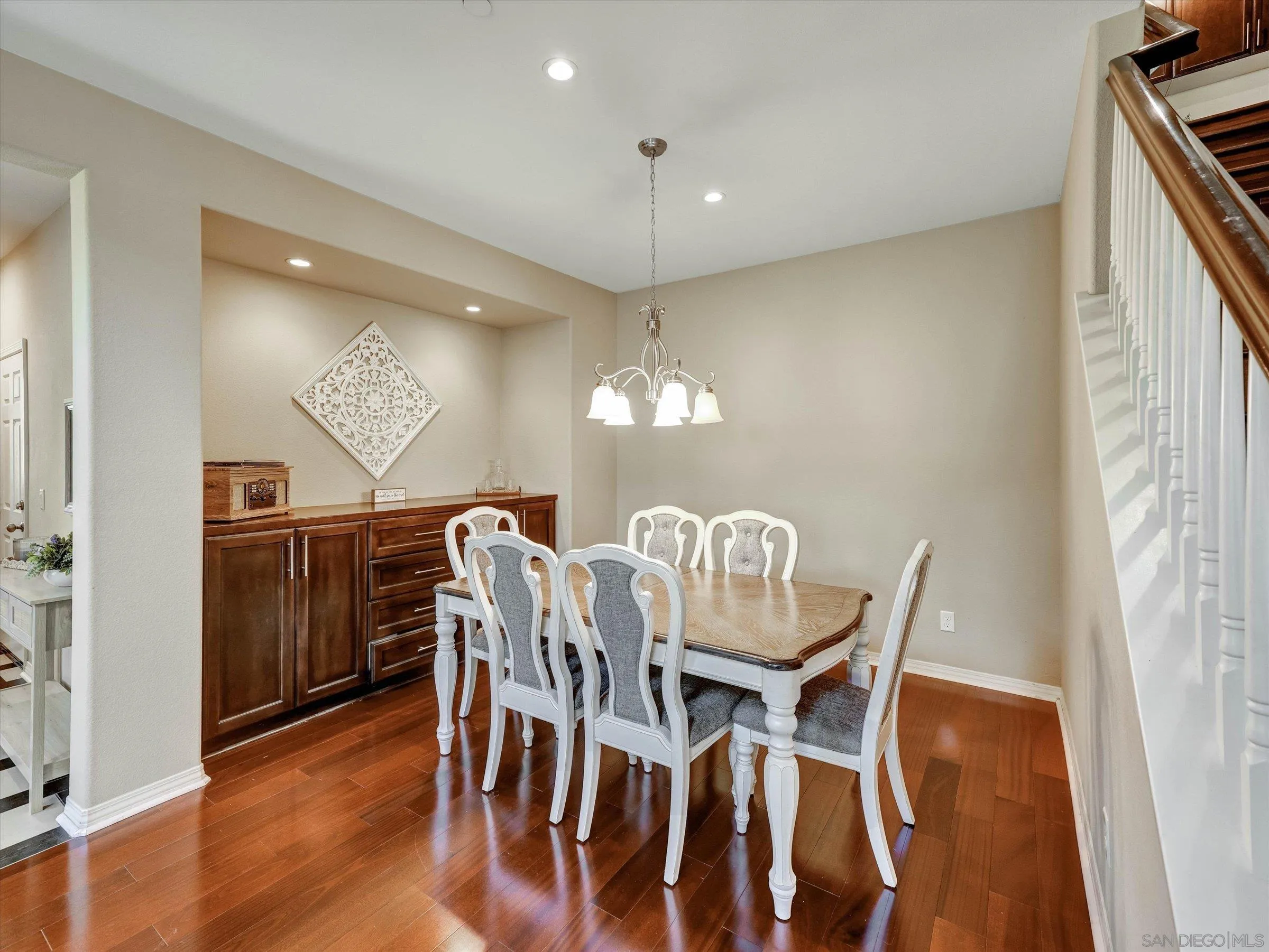 https://cdn.realtyfeed.com/cdn/127/260017974/67698de41d7299383236955a6651c553.webp