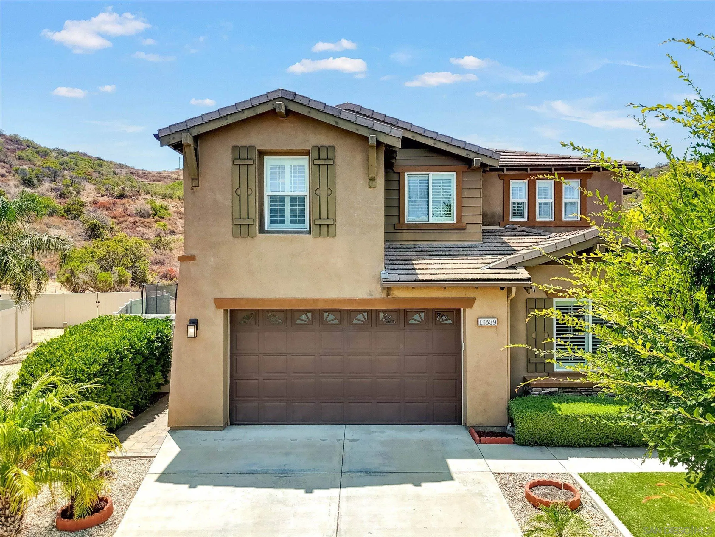 https://cdn.realtyfeed.com/cdn/127/260017974/876df4eb6a44d425136cf6945f66f8c5.webp