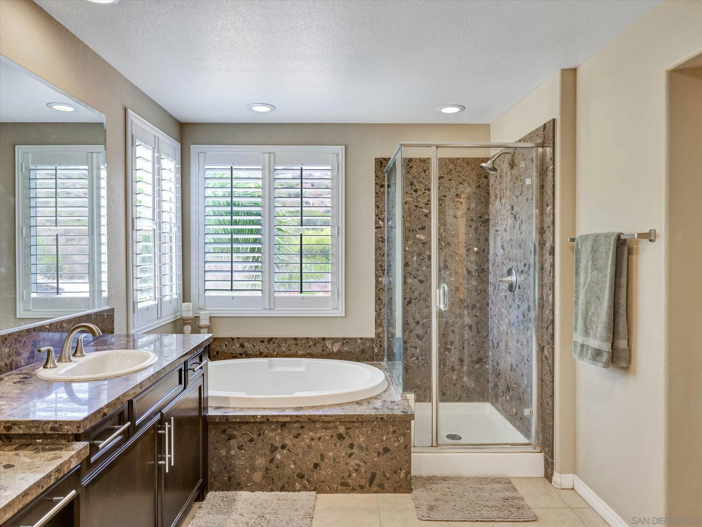 https://cdn.realtyfeed.com/cdn/127/260017974/aeb4d32fd05932c5921a023a46da0f34.webp