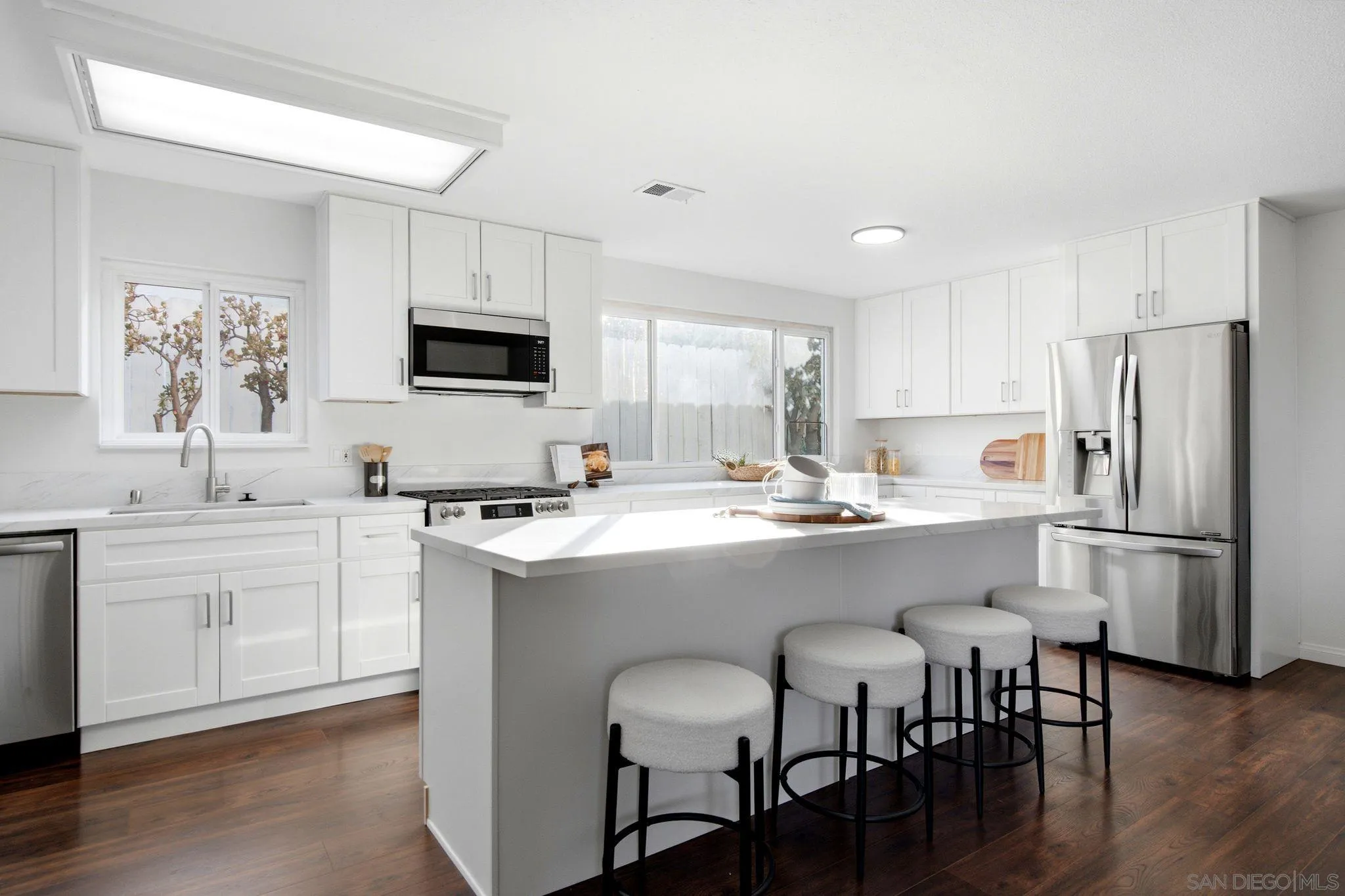 https://cdn.realtyfeed.com/cdn/127/260017975/3ee299eac2d2e1b9d857d2fd02ed0d9f.webp