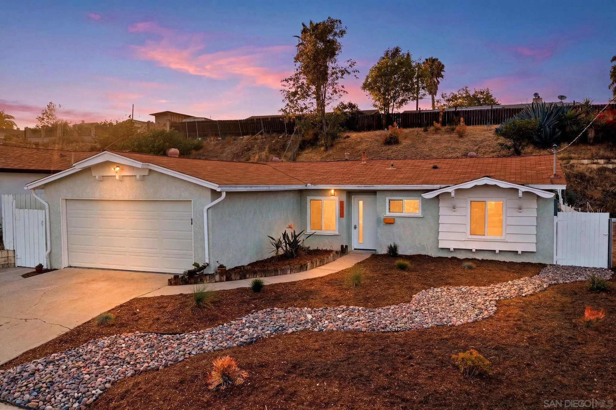 https://cdn.realtyfeed.com/cdn/127/260017975/9d82774637f07a9b9bf264ea04df2c2d.webp