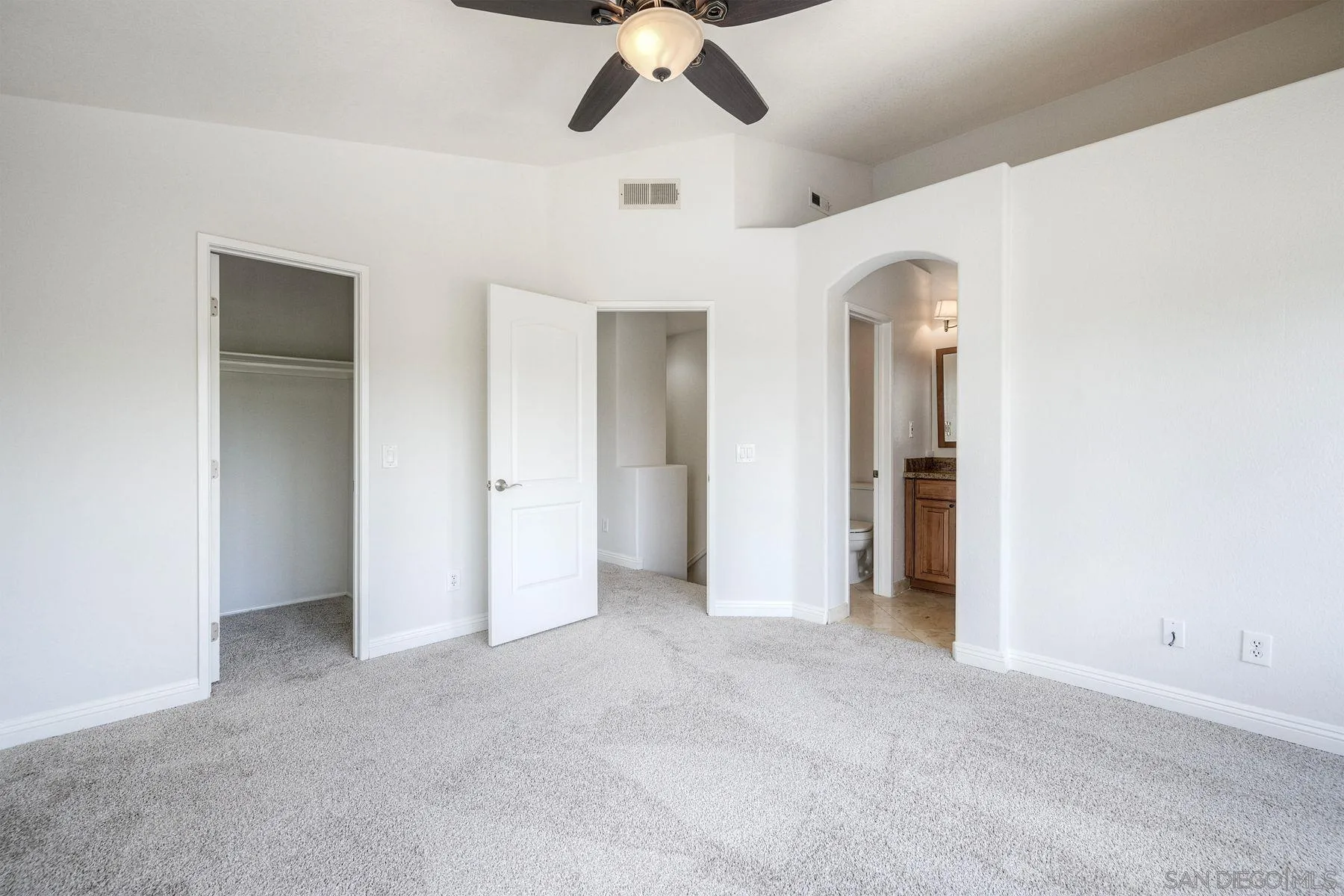 Photo #23: 260017976 Listing: Photo #23