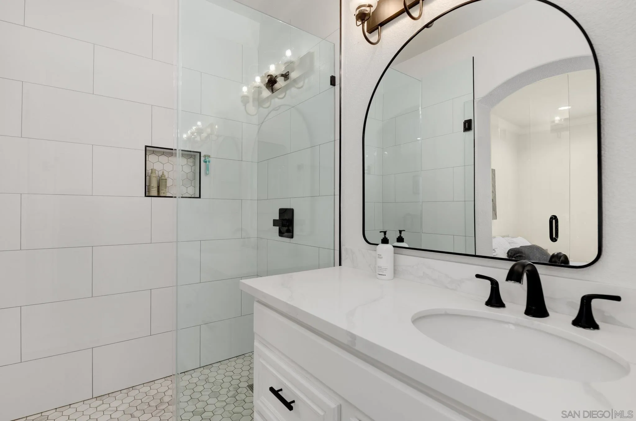 Photo #12: 260017979 Listing: Photo #12