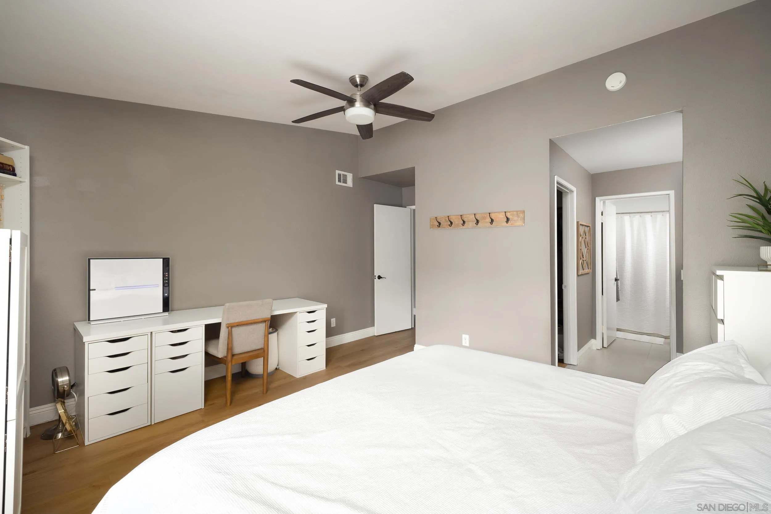 Photo #10: 260017983 Listing: Photo #10
