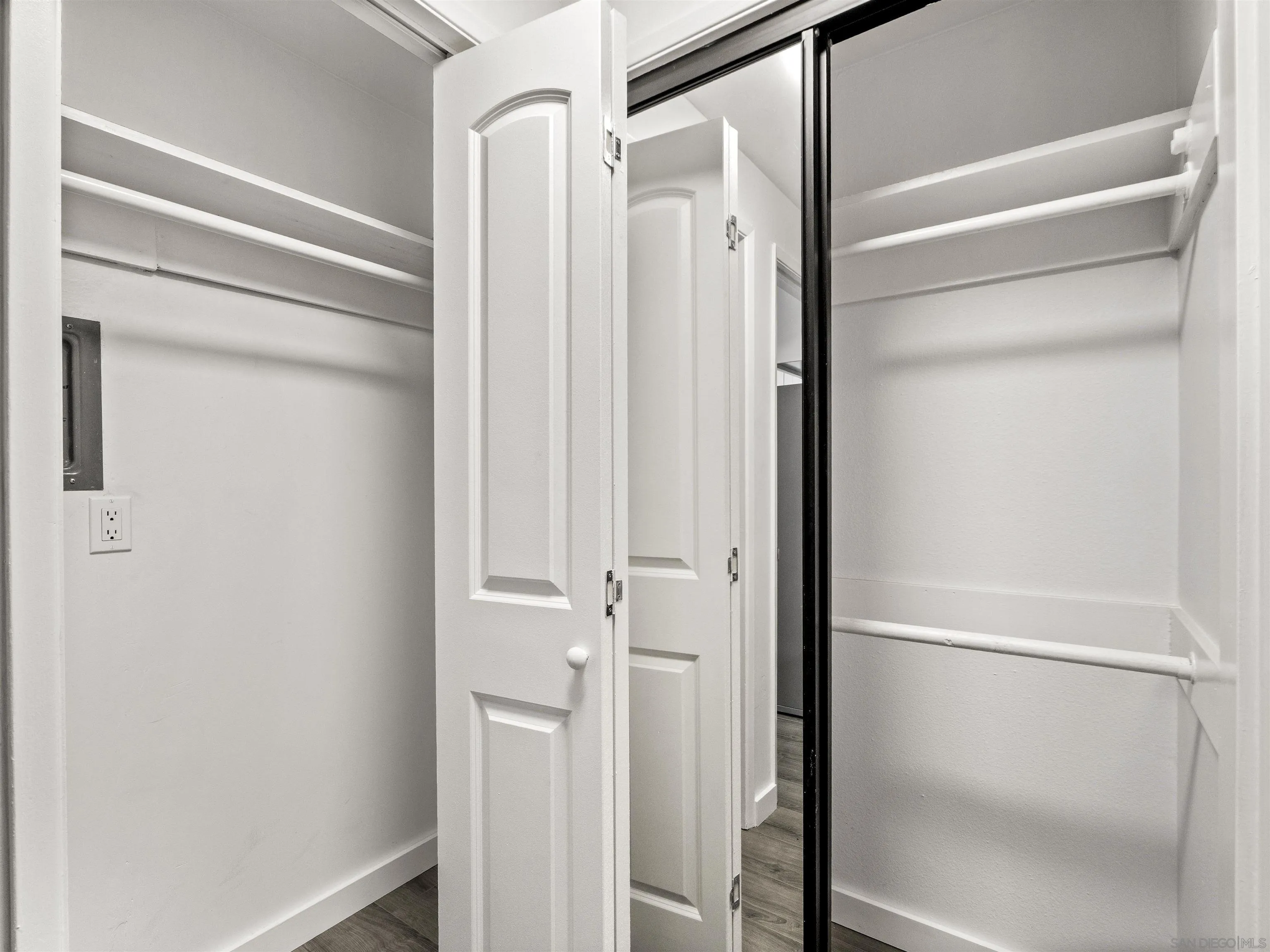 https://cdn.realtyfeed.com/cdn/127/260017987/4ccfd2913b3624024dedd7566ae22977.webp