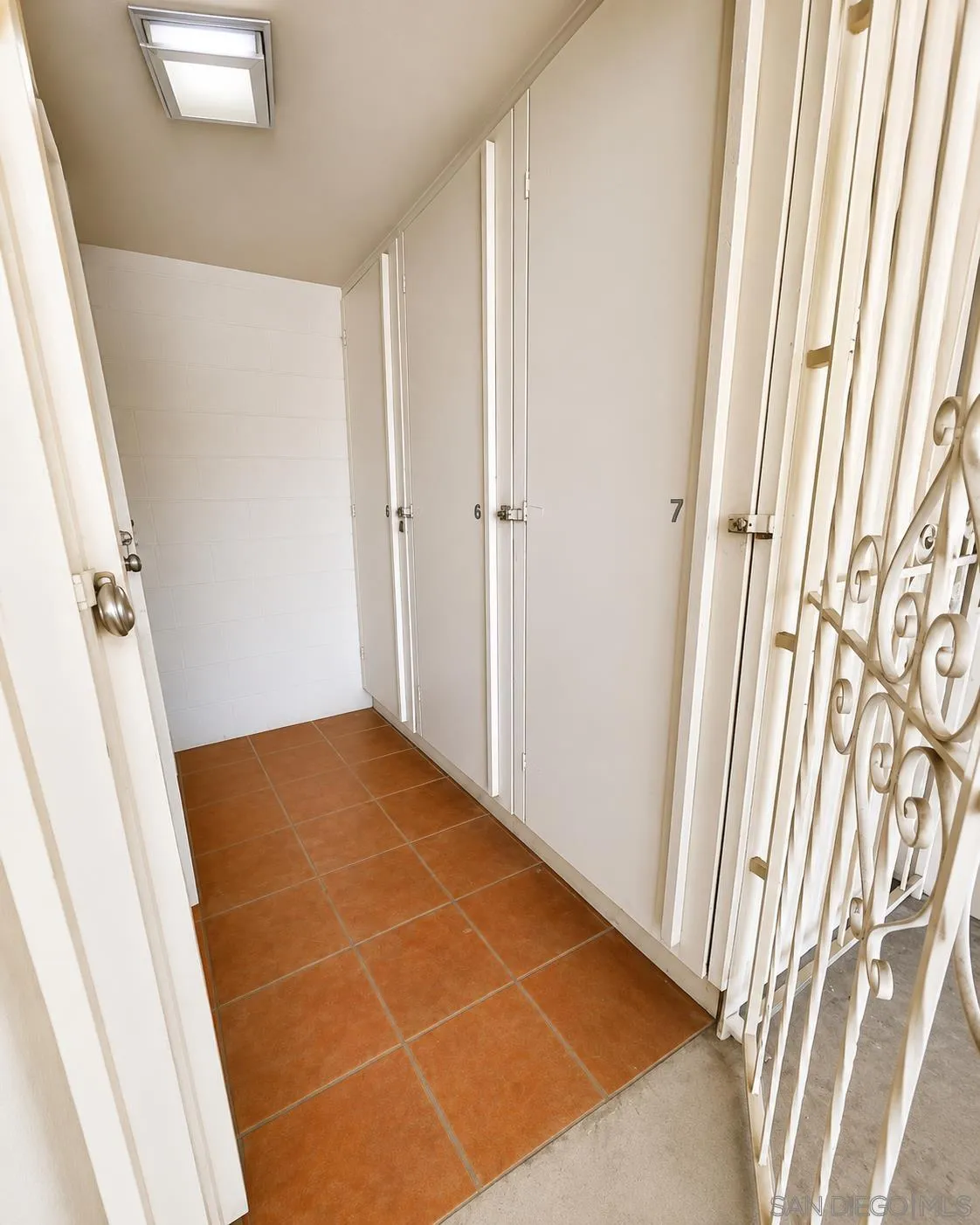 https://cdn.realtyfeed.com/cdn/127/260017987/9db74b61abdb49107bcd5fd89320e719.webp